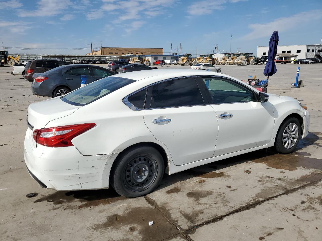 2017 Nissan Altima - Image 3