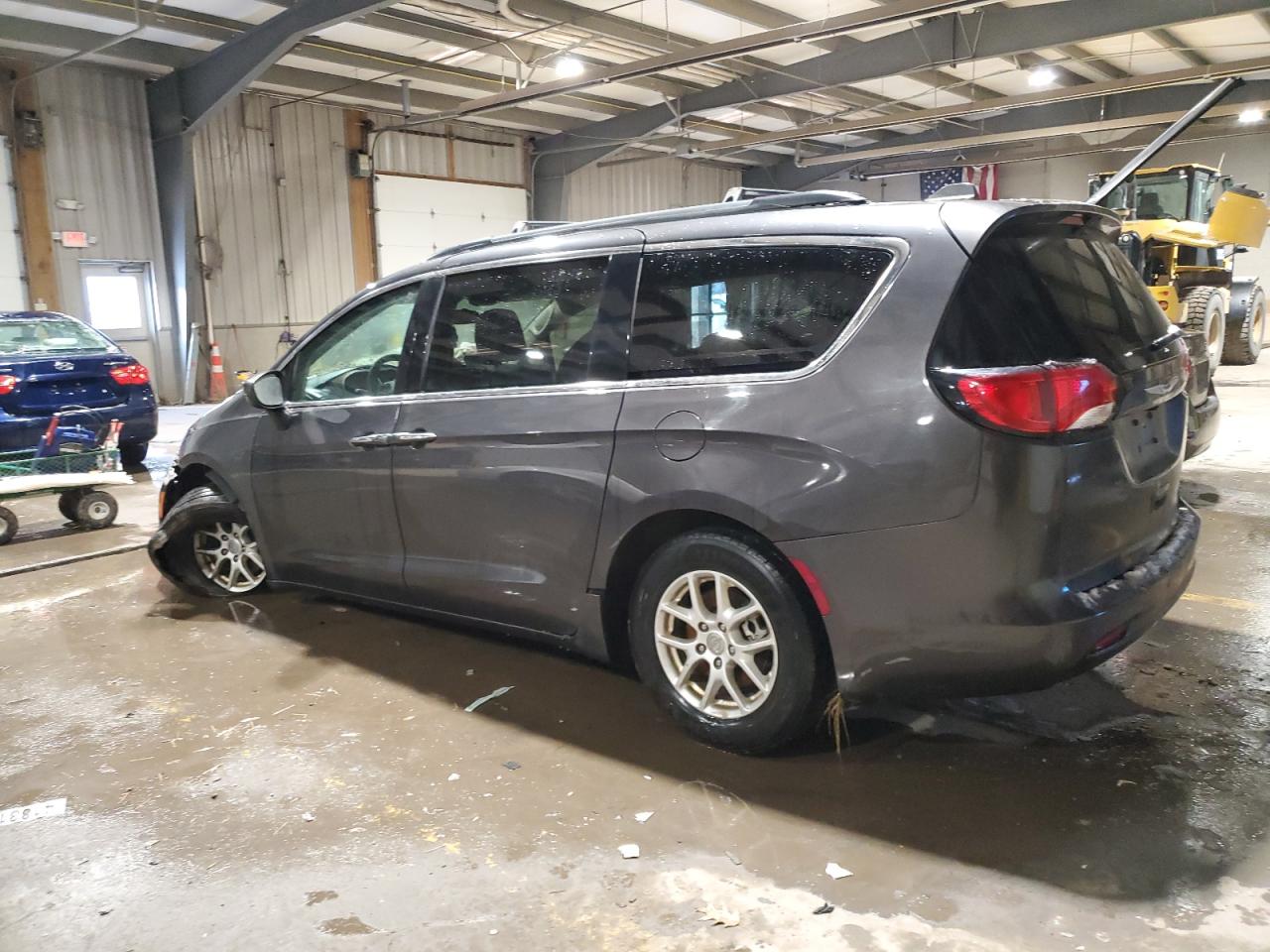 2017 Chrysler Pacifica - Image 2