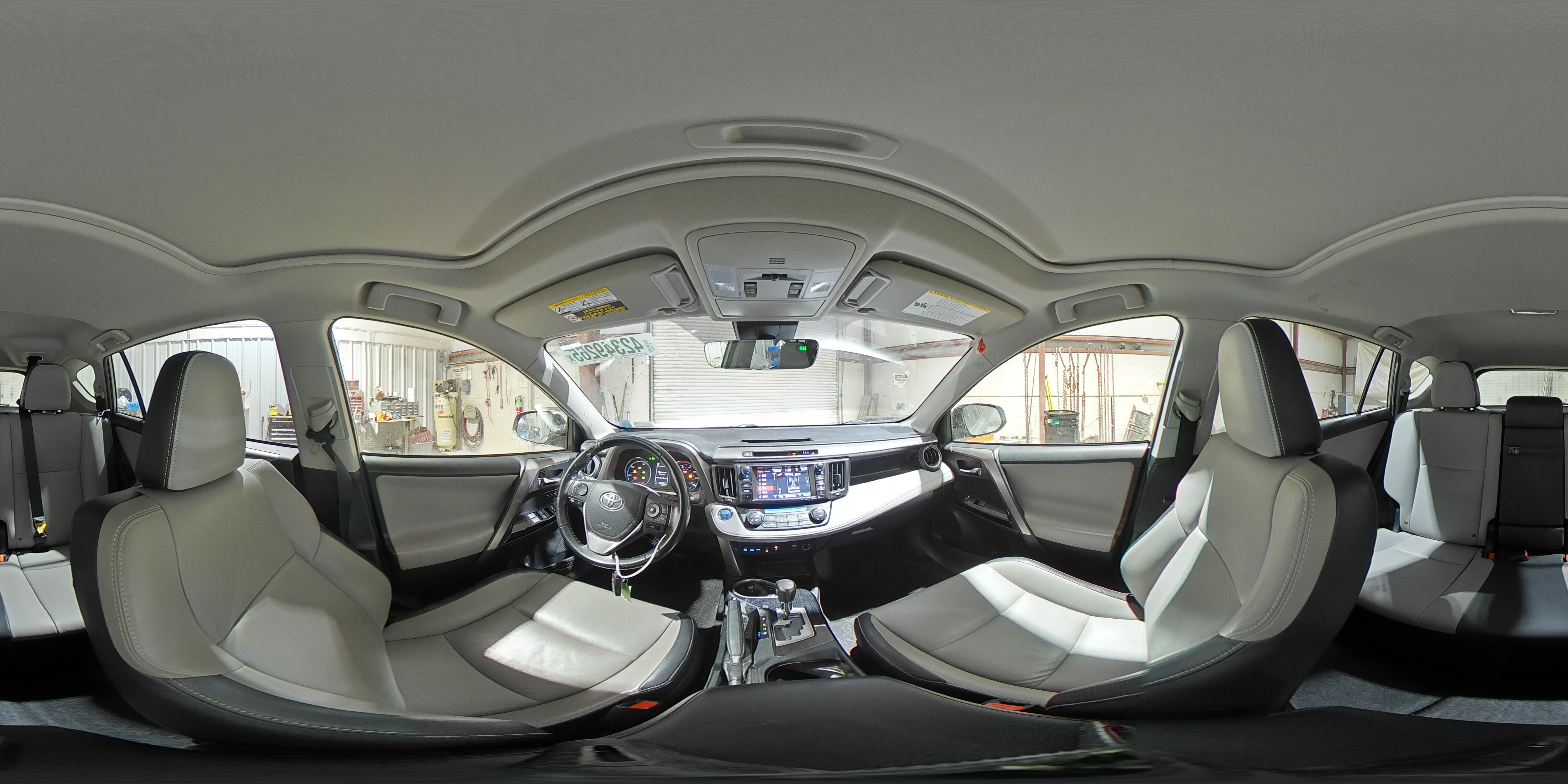 2017 Toyota RAV 4 - Image 14