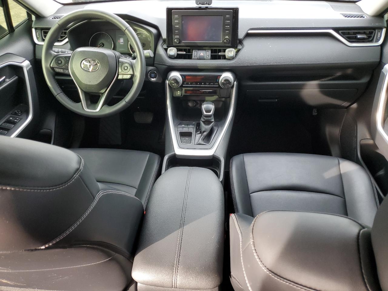 2019 Toyota RAV 4 - Image 8