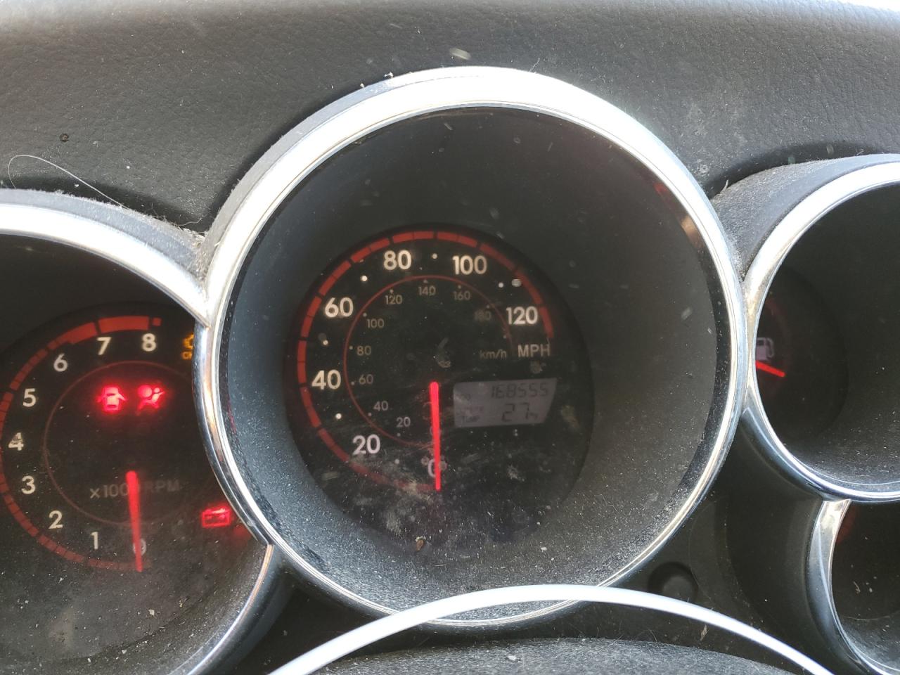 2005 Pontiac Vibe - Image 9