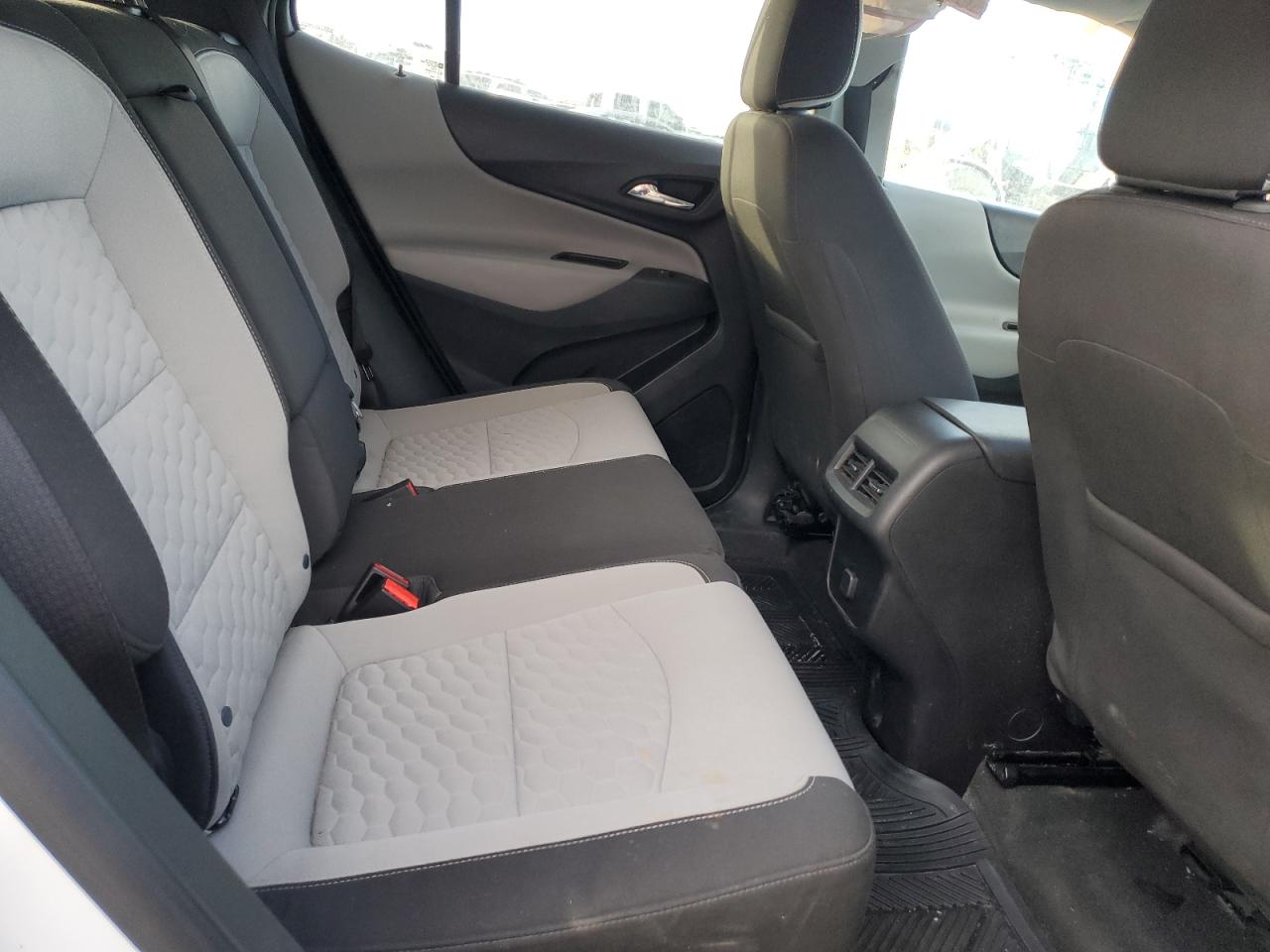 2018 Chevrolet Equinox - Image 11