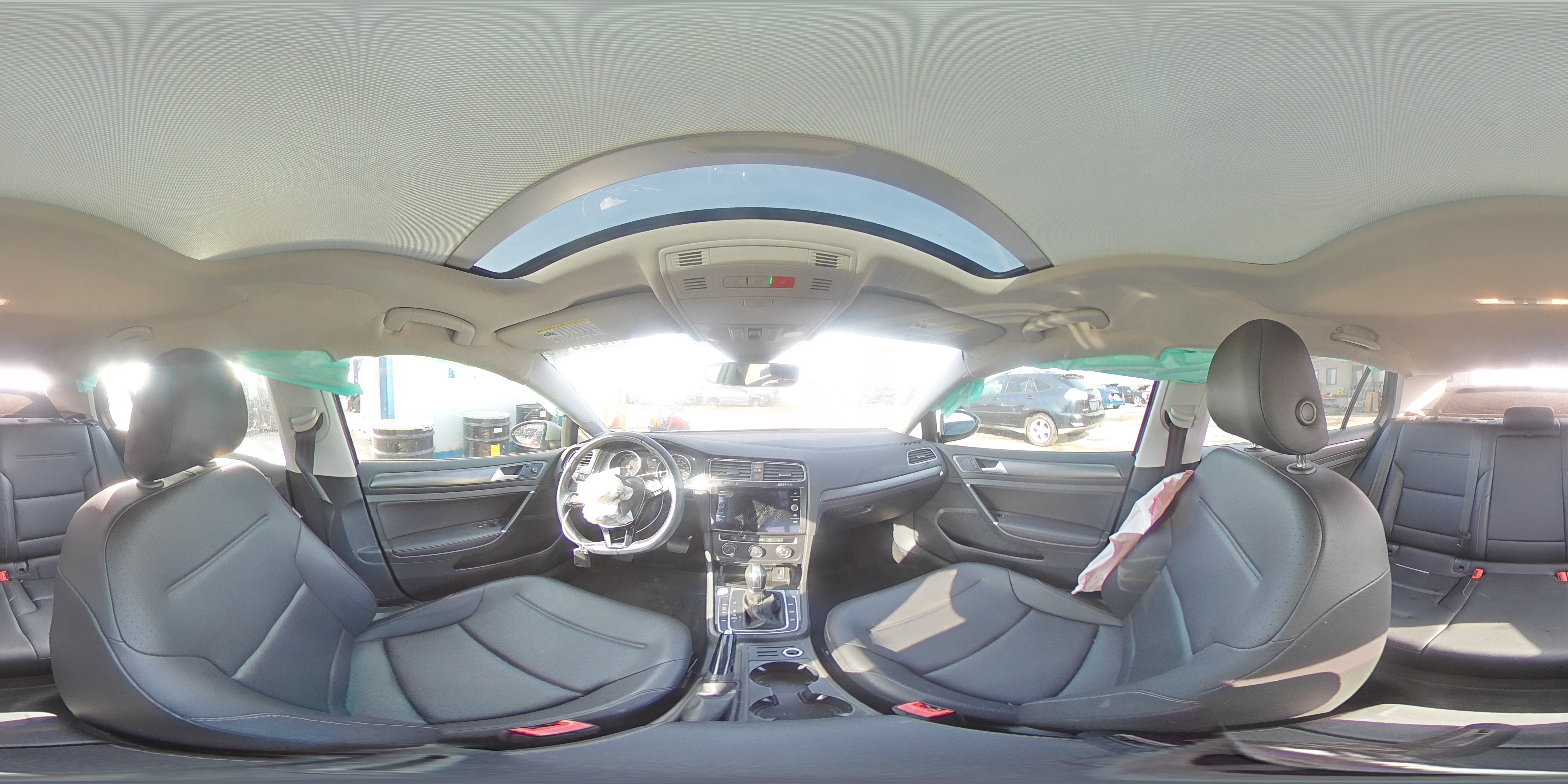 2019 Volkswagen Golf - Image 12