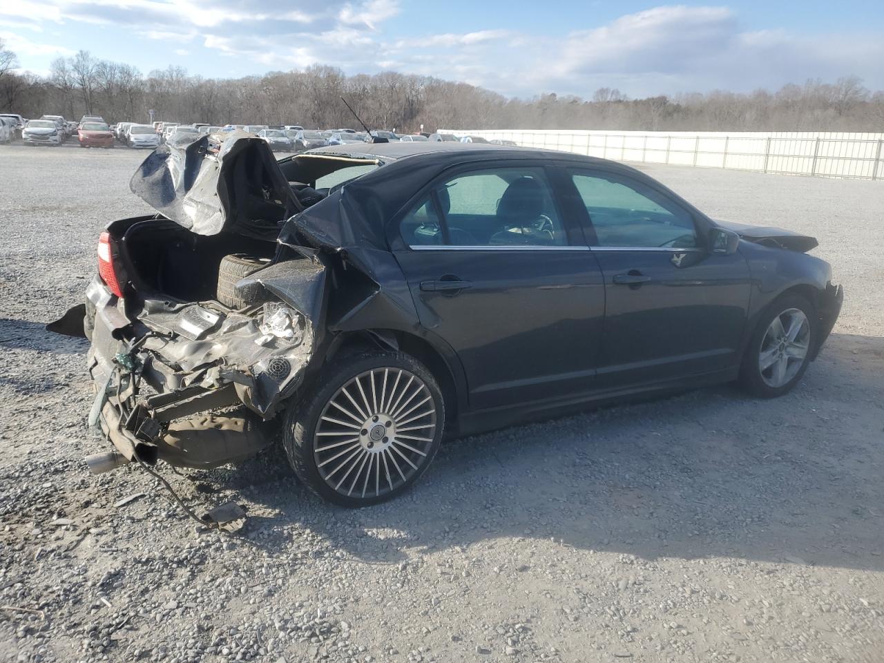 2010 Ford Fusion - Image 3