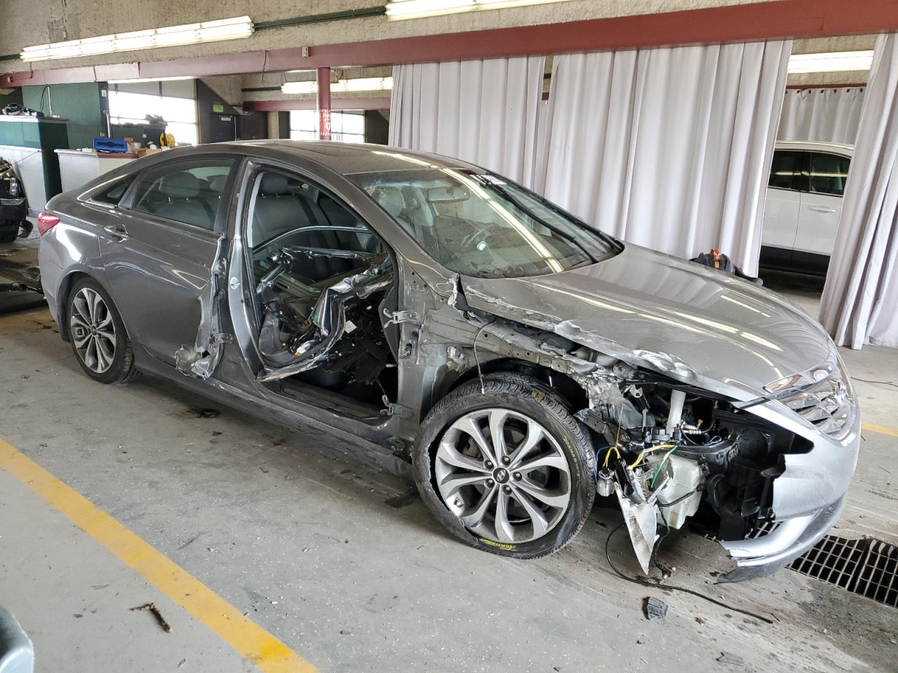 2013 Hyundai Sonata - Image 4
