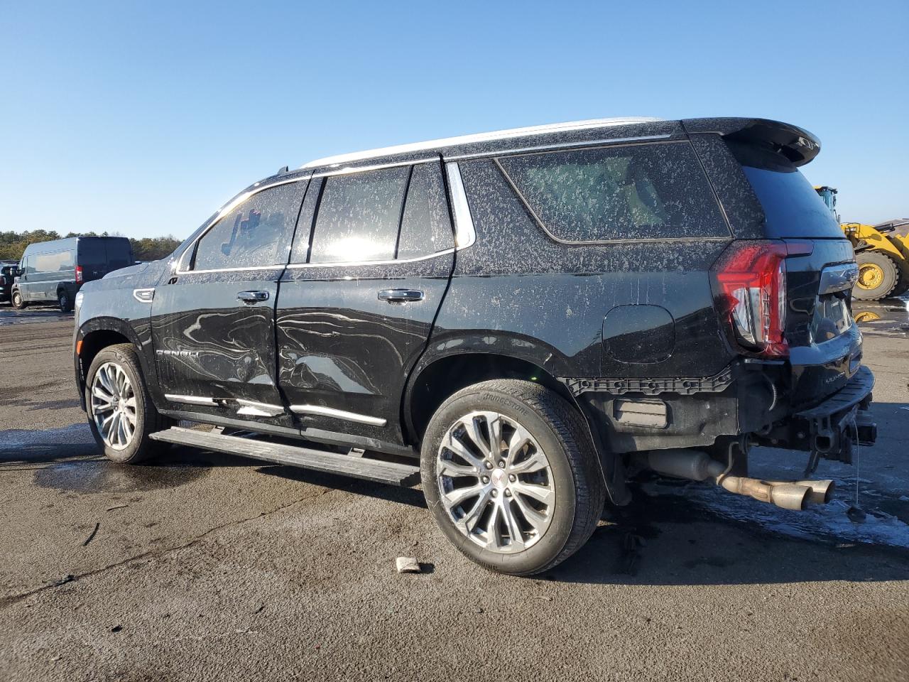2022 GMC Yukon - Image 2