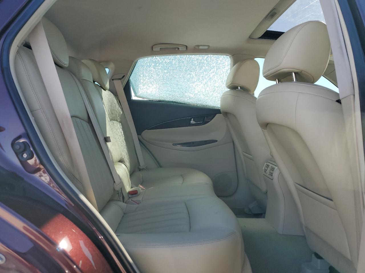 2016 Infiniti QX50 - Image 11
