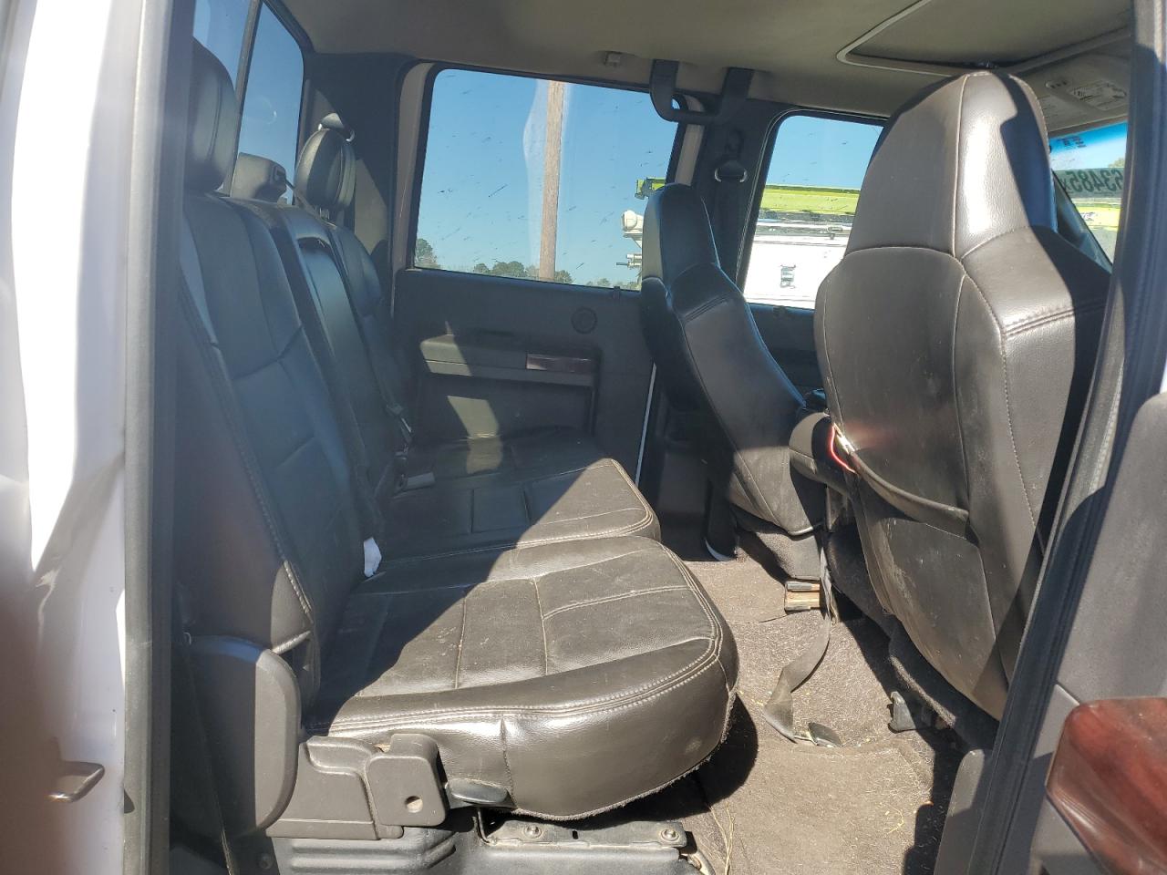 2010 Ford F350 - Image 11