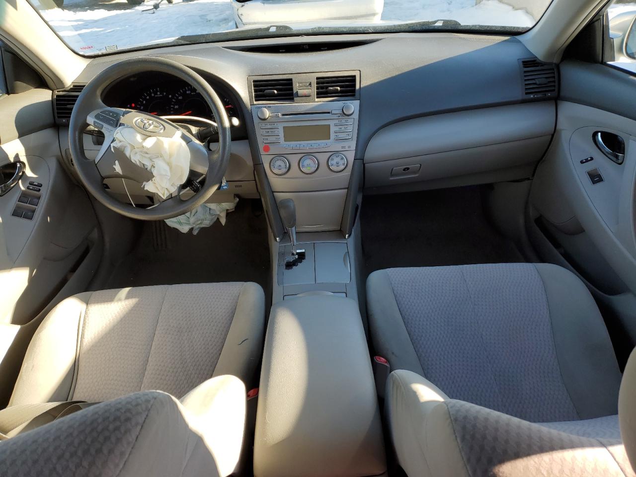 2010 Toyota Camry - Image 8