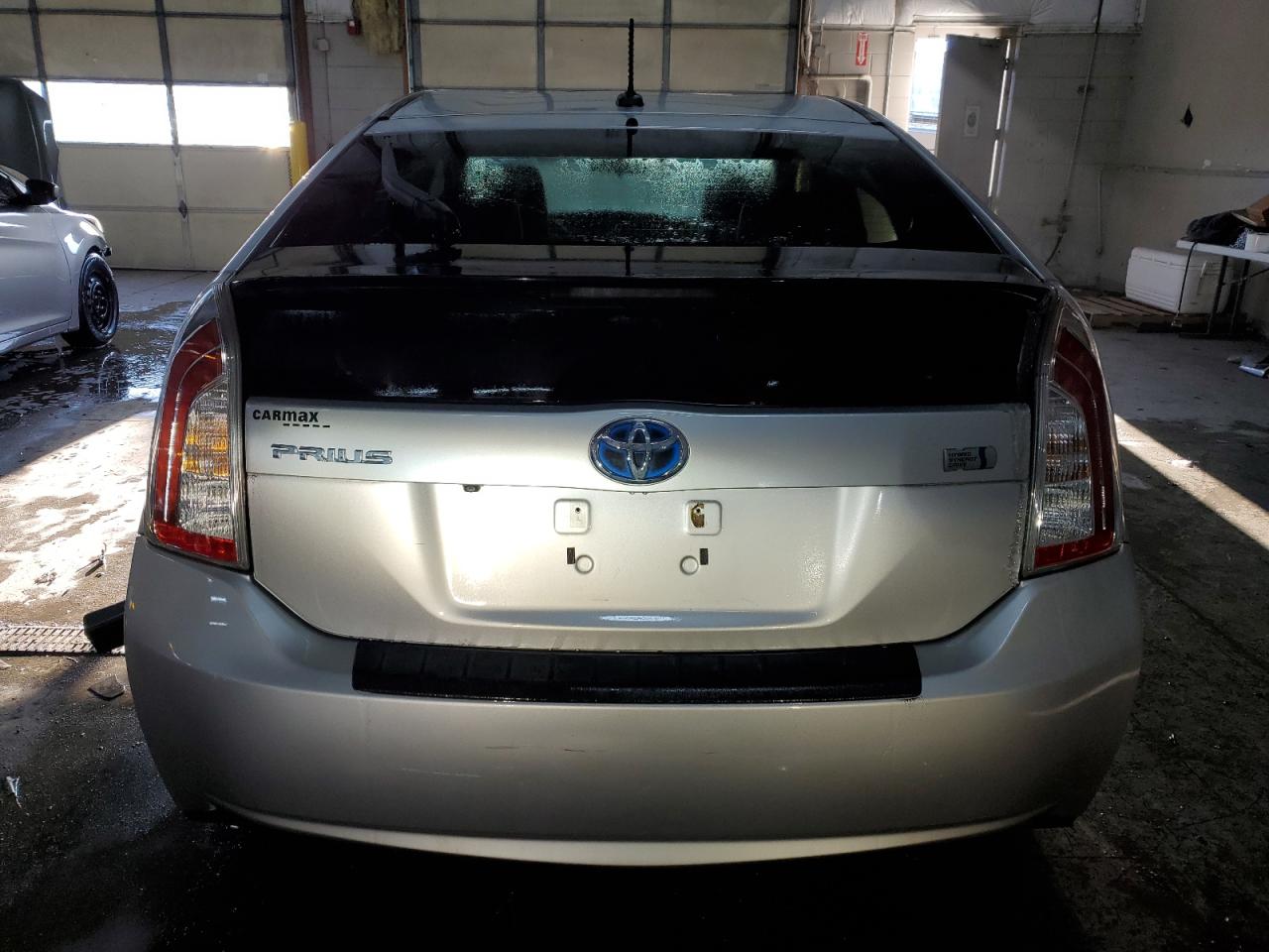 2013 Toyota Prius - Image 6
