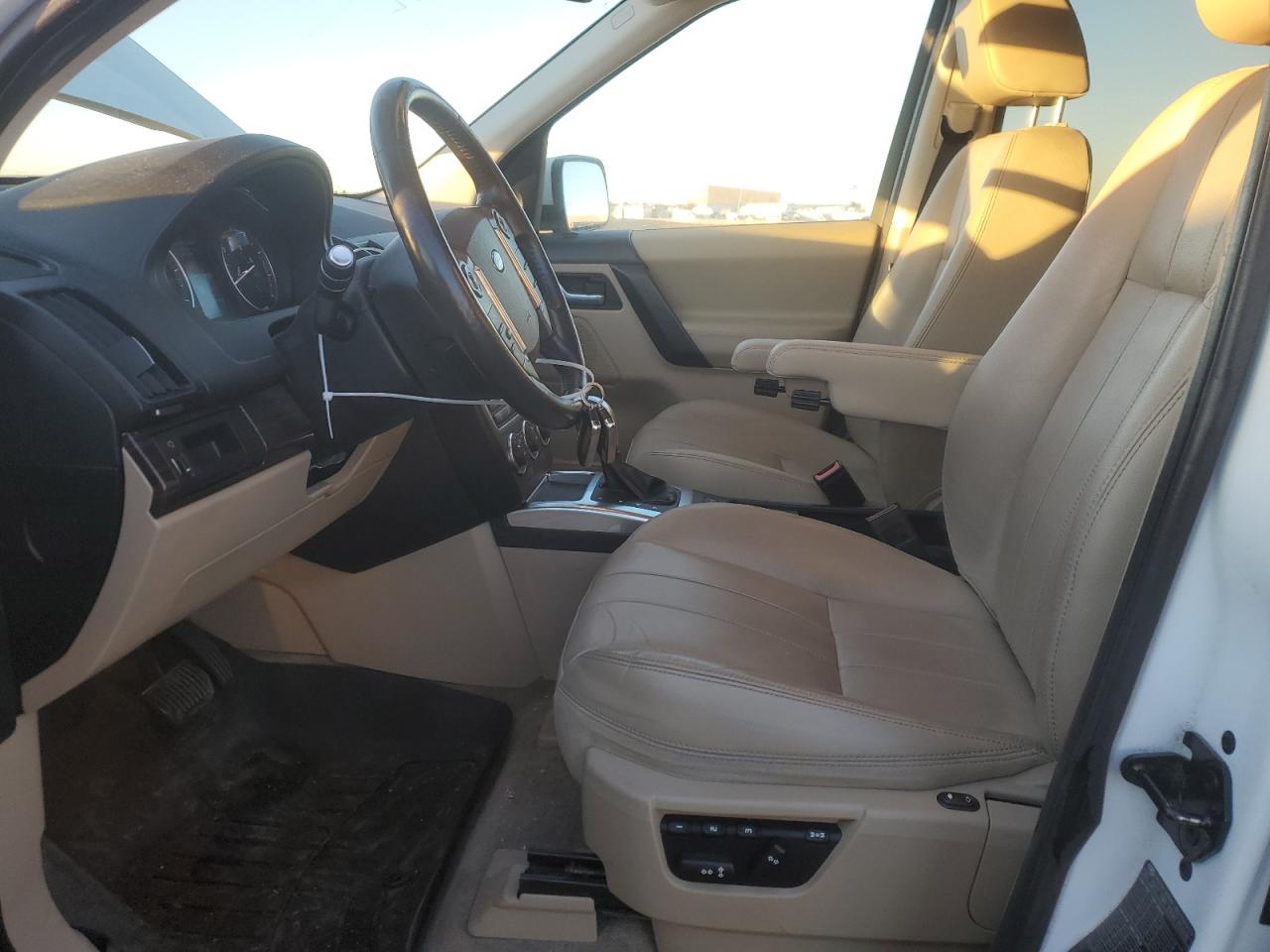 2013 Land Rover LR2 - Image 7