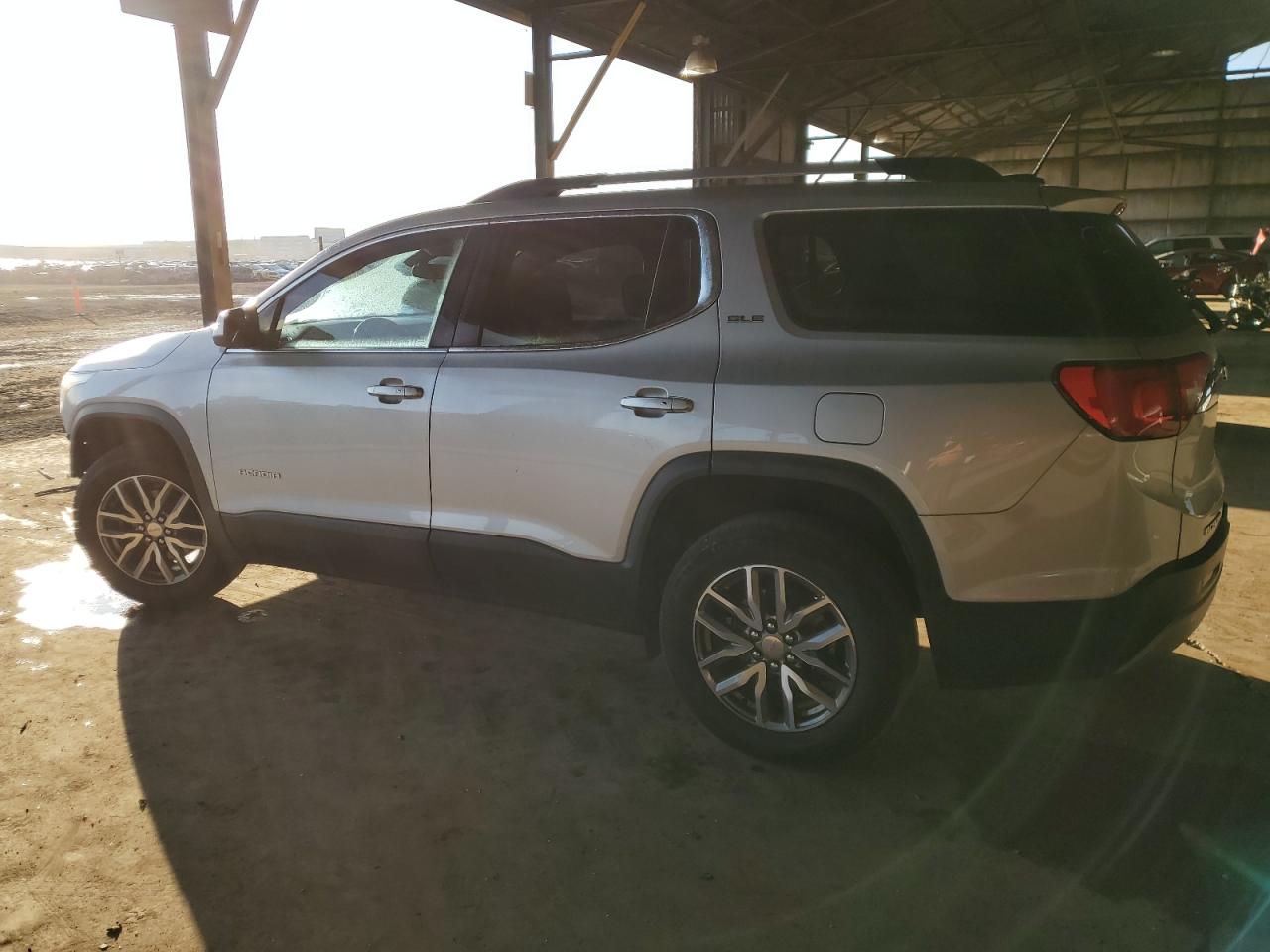 2018 GMC Acadia - Image 2