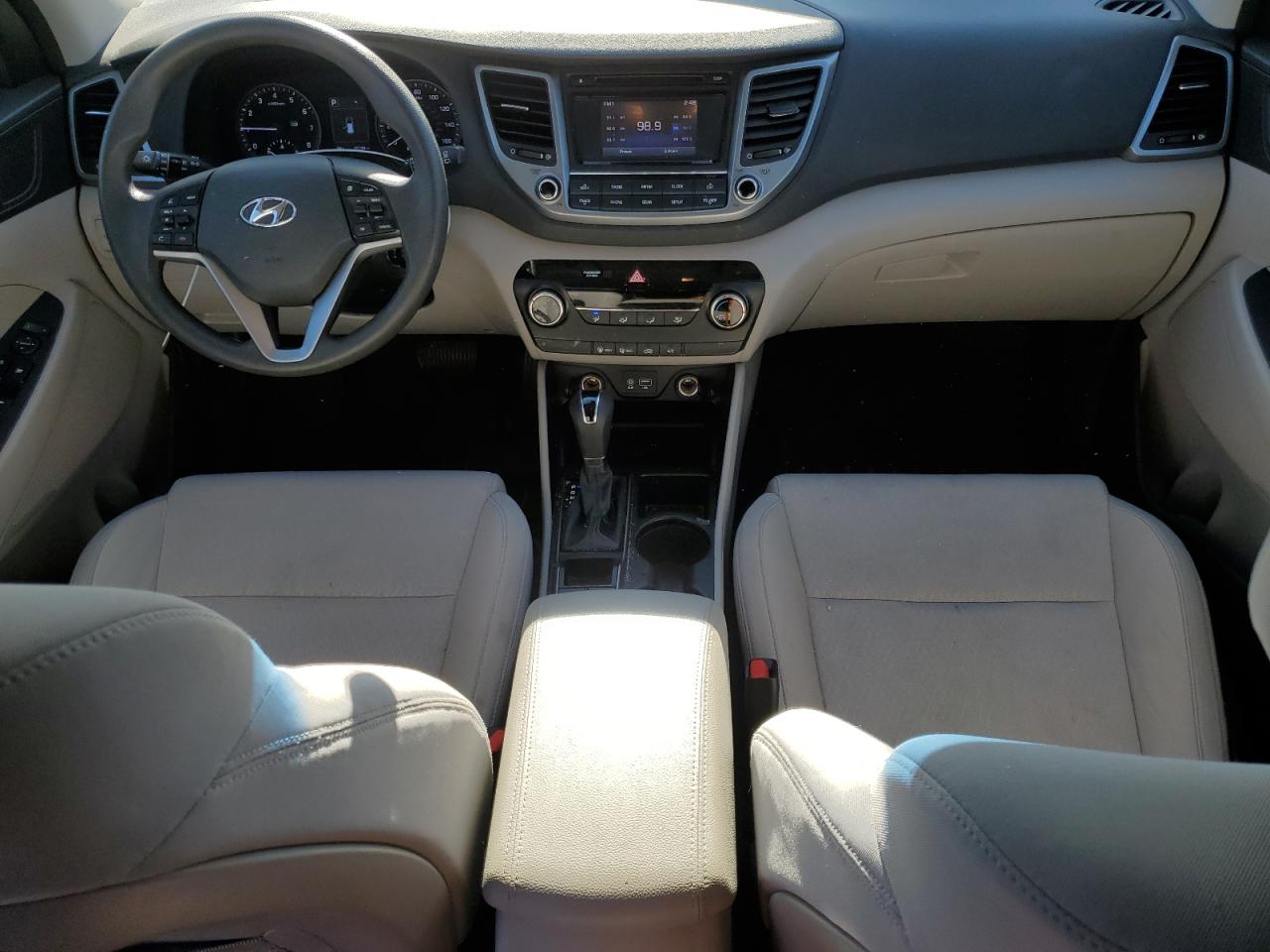 2017 Hyundai Tucson - Image 8