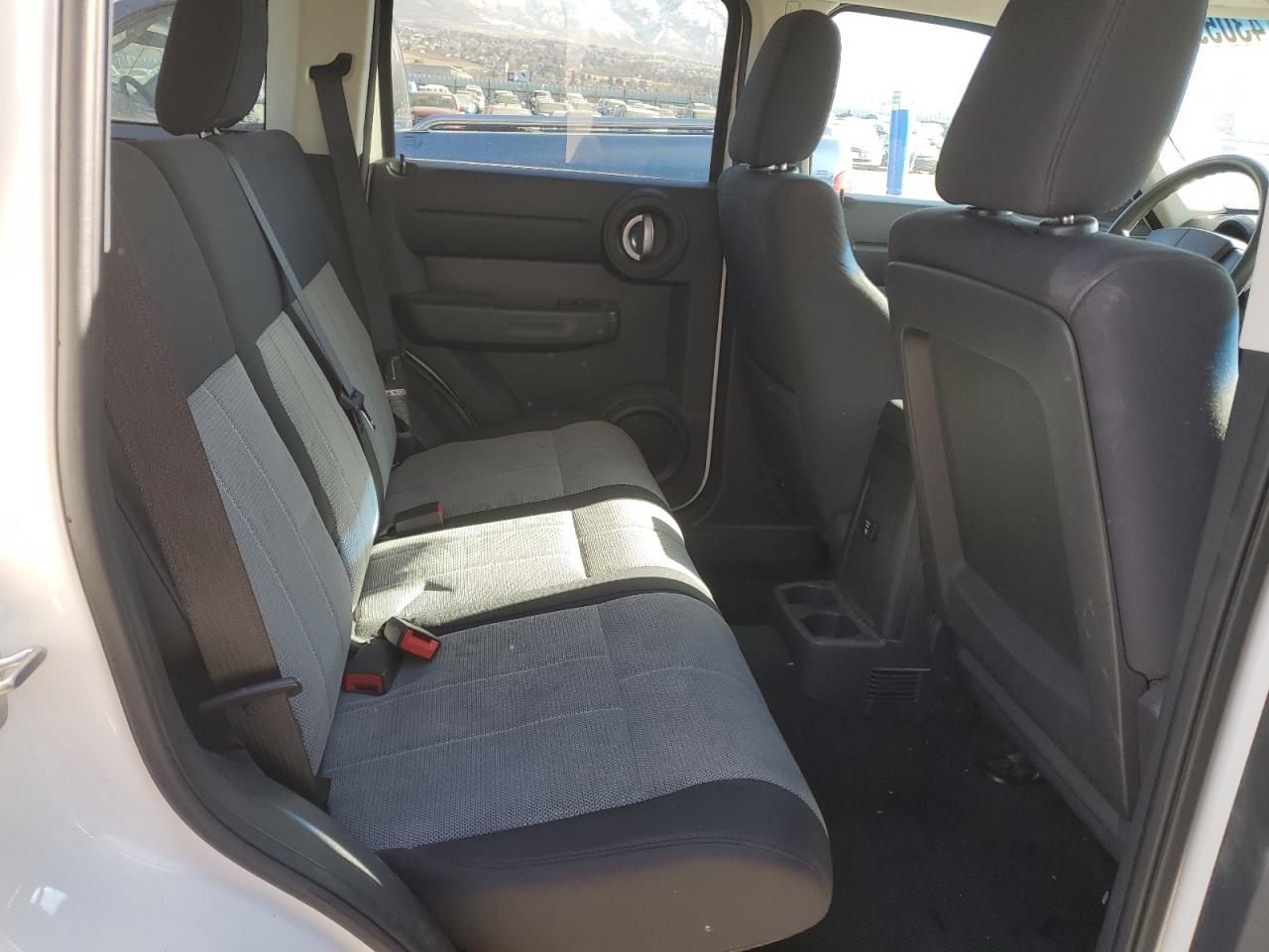 2007 Dodge Nitro - Image 11