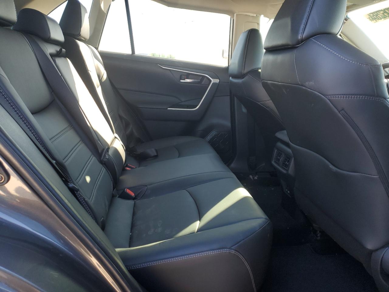 2024 Toyota RAV 4 - Image 11