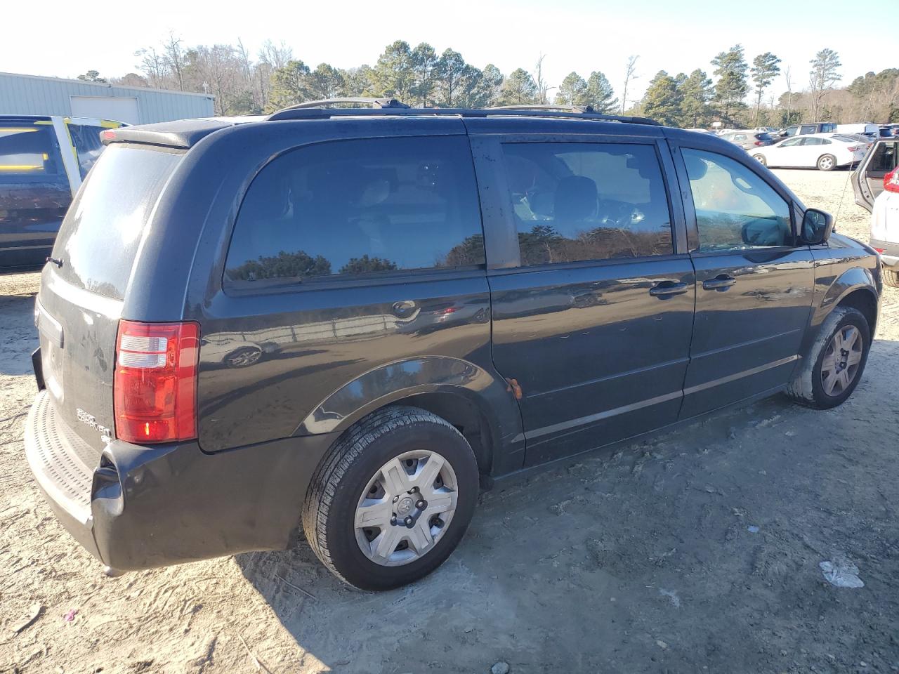 2009 Dodge Caravan - Image 3