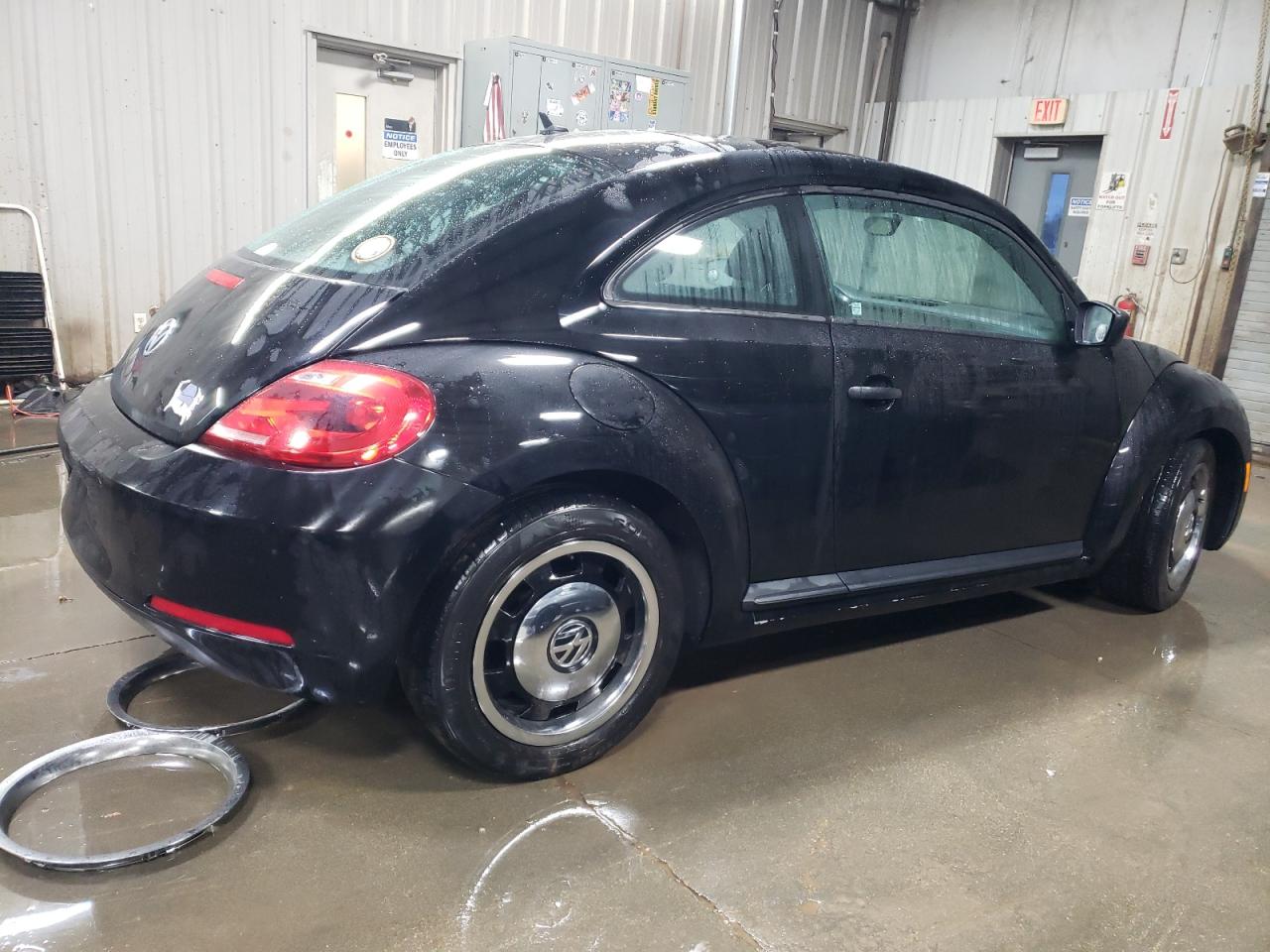 2013 Volkswagen Beetle - Image 3
