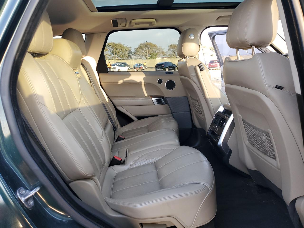 2014 Land Rover Range Rover - Image 11