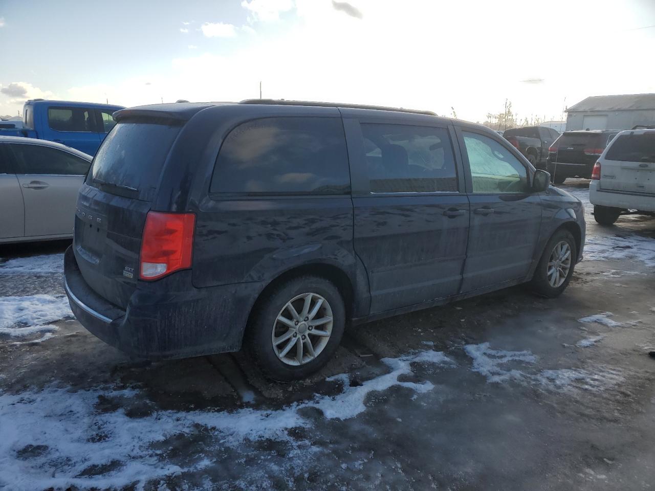 2016 Dodge Caravan - Image 3