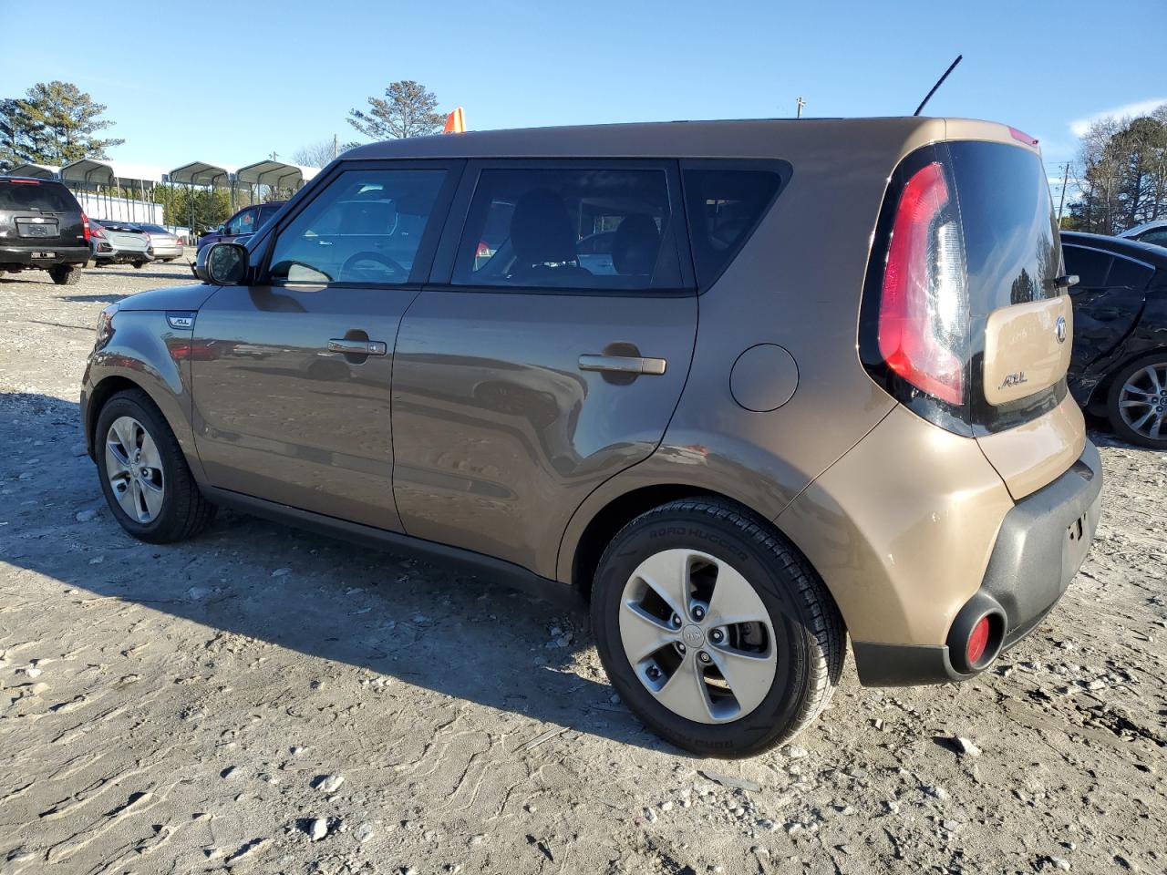 VIN KNDJN2A24F7157466 2015 KIA SOUL no.2