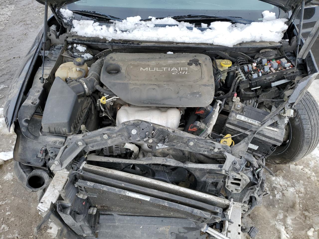 2016 Chrysler 200 - Image 12