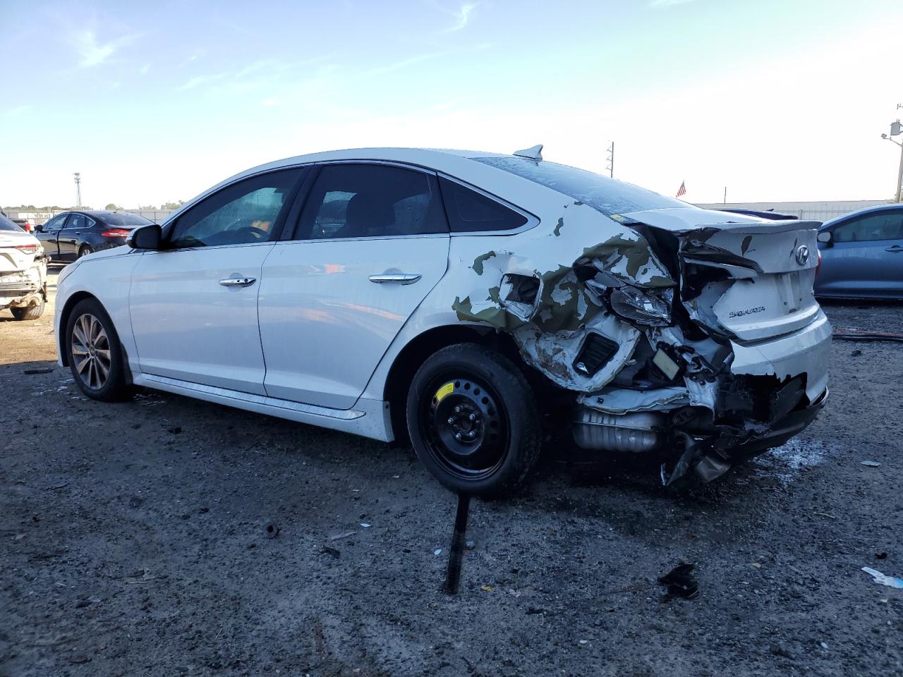 2016 Hyundai Sonata - Image 2