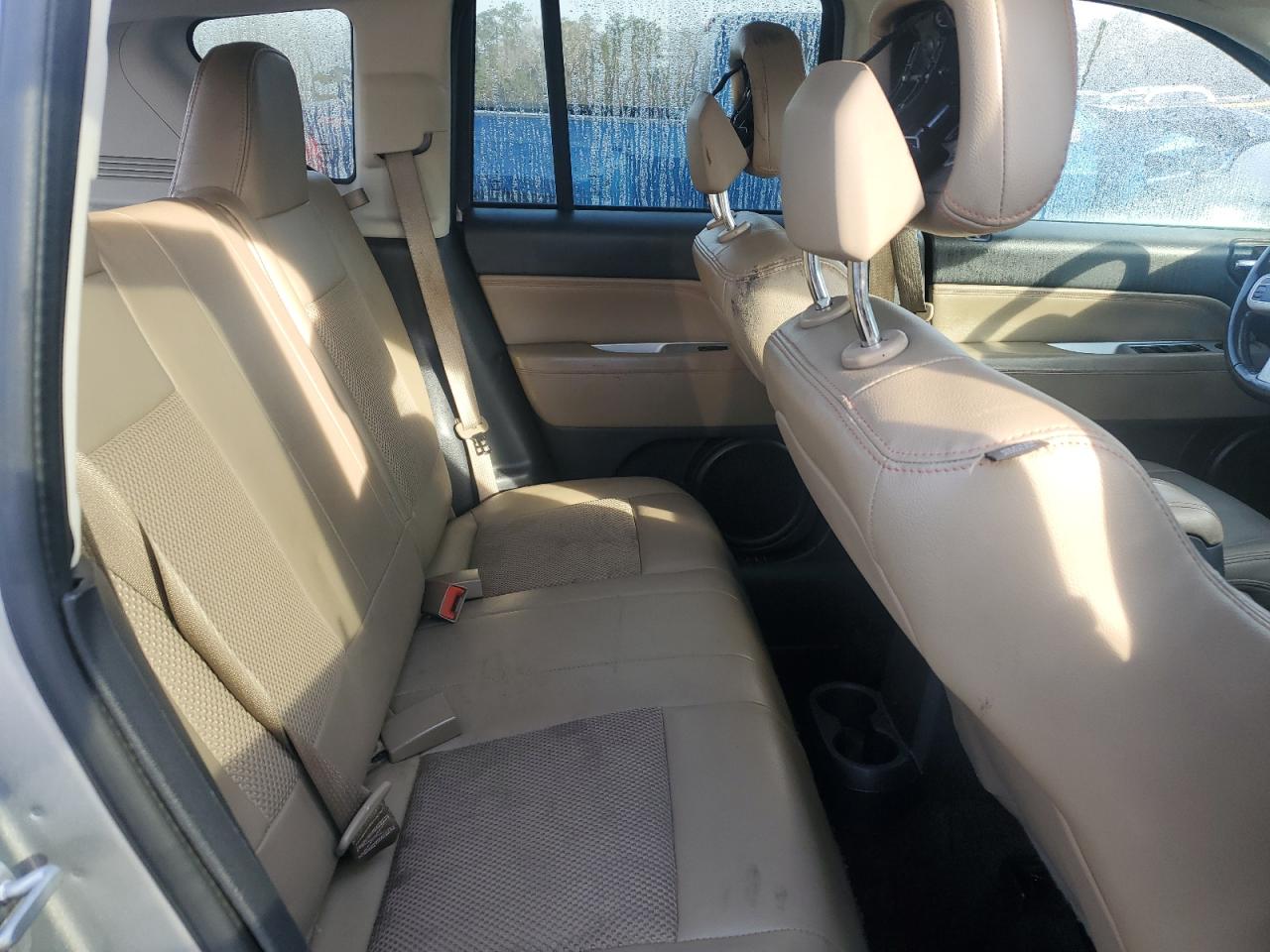 2017 Jeep Compass - Image 11