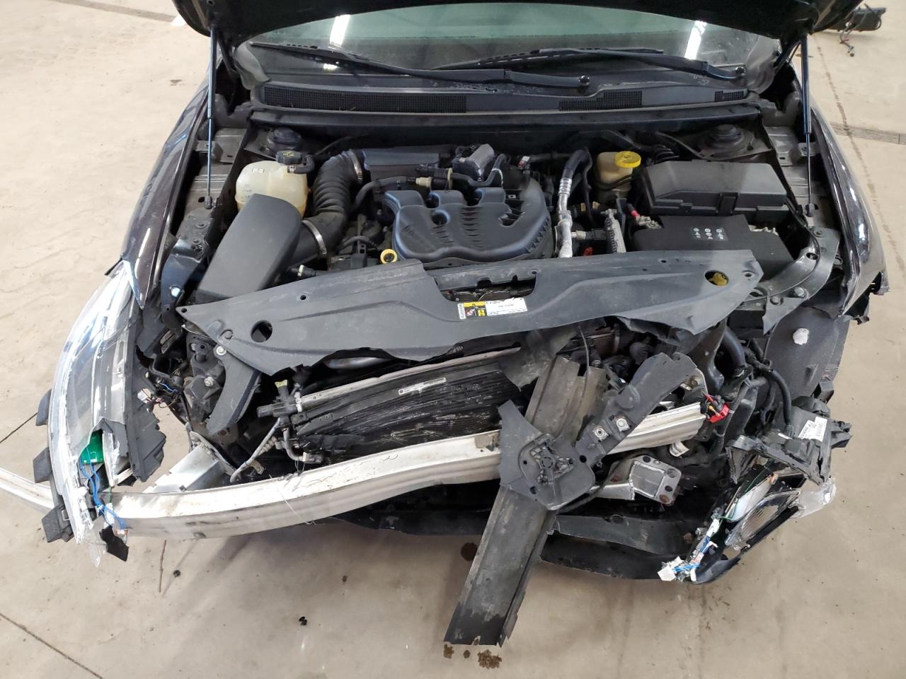 2015 Chrysler 200 - Image 13