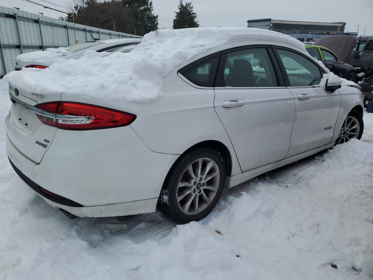 VIN 3FA6P0LU4HR358658 2017 FORD FUSION no.3