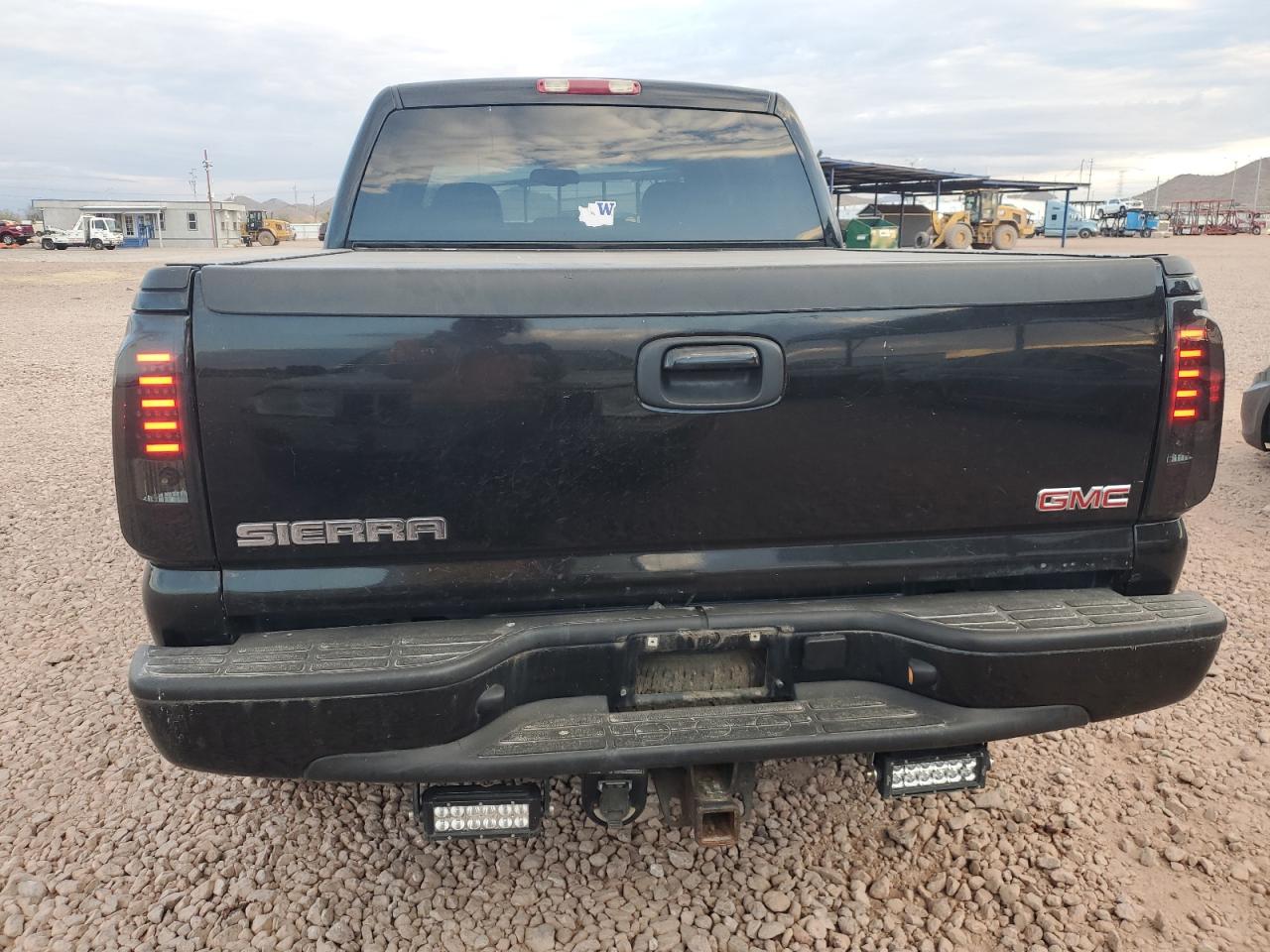 2006 GMC Sierra - Image 6