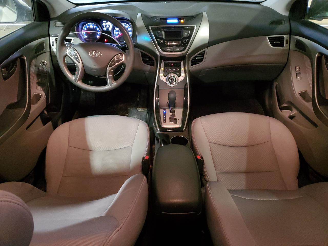 2013 Hyundai Elantra - Image 8