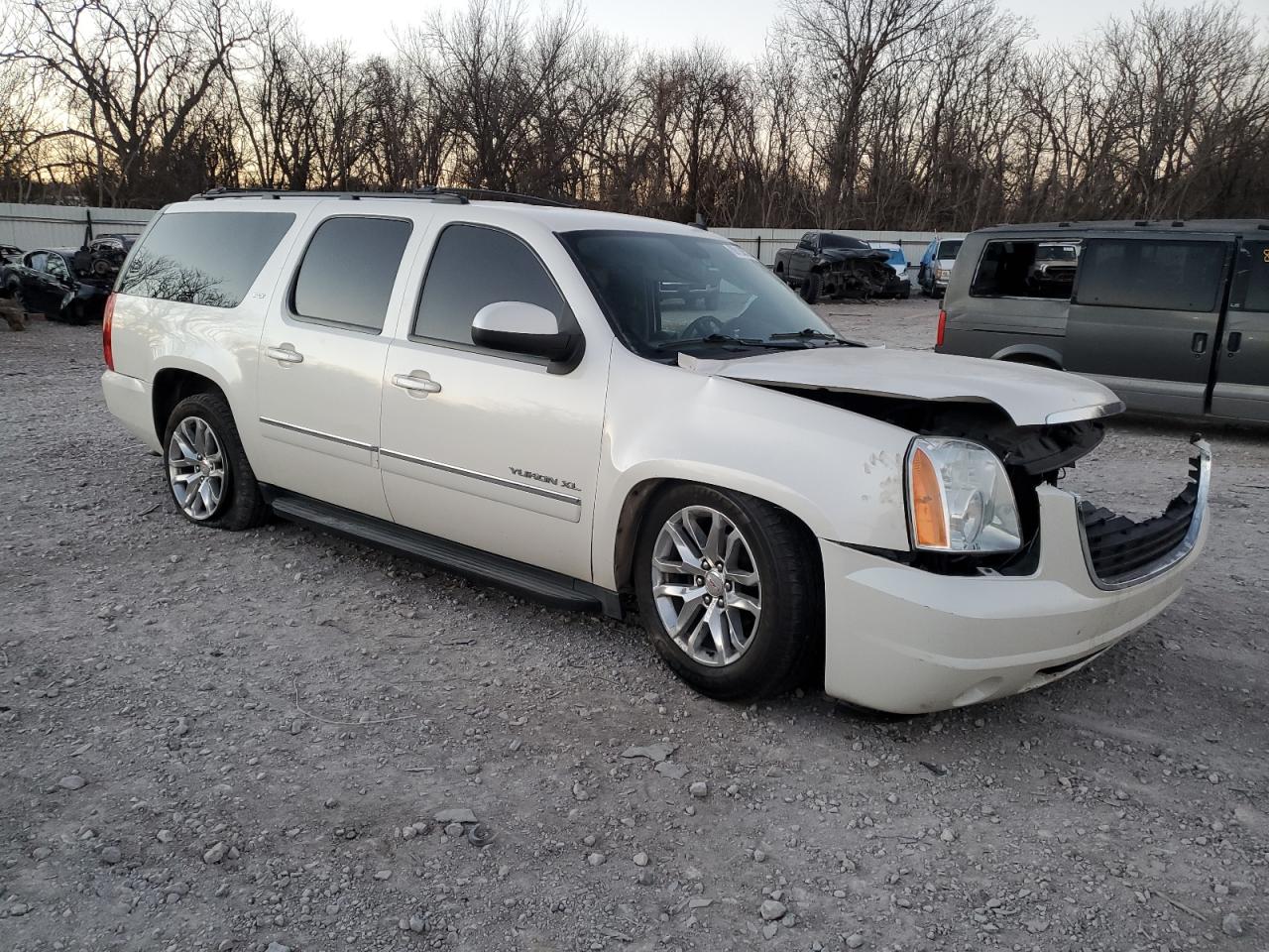 2013 GMC Yukon - Image 4