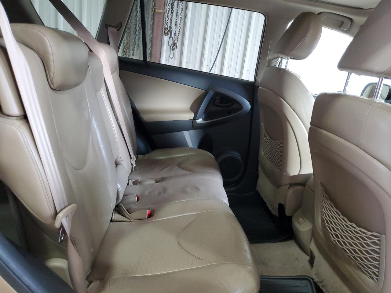 2010 Toyota RAV 4 - Image 11