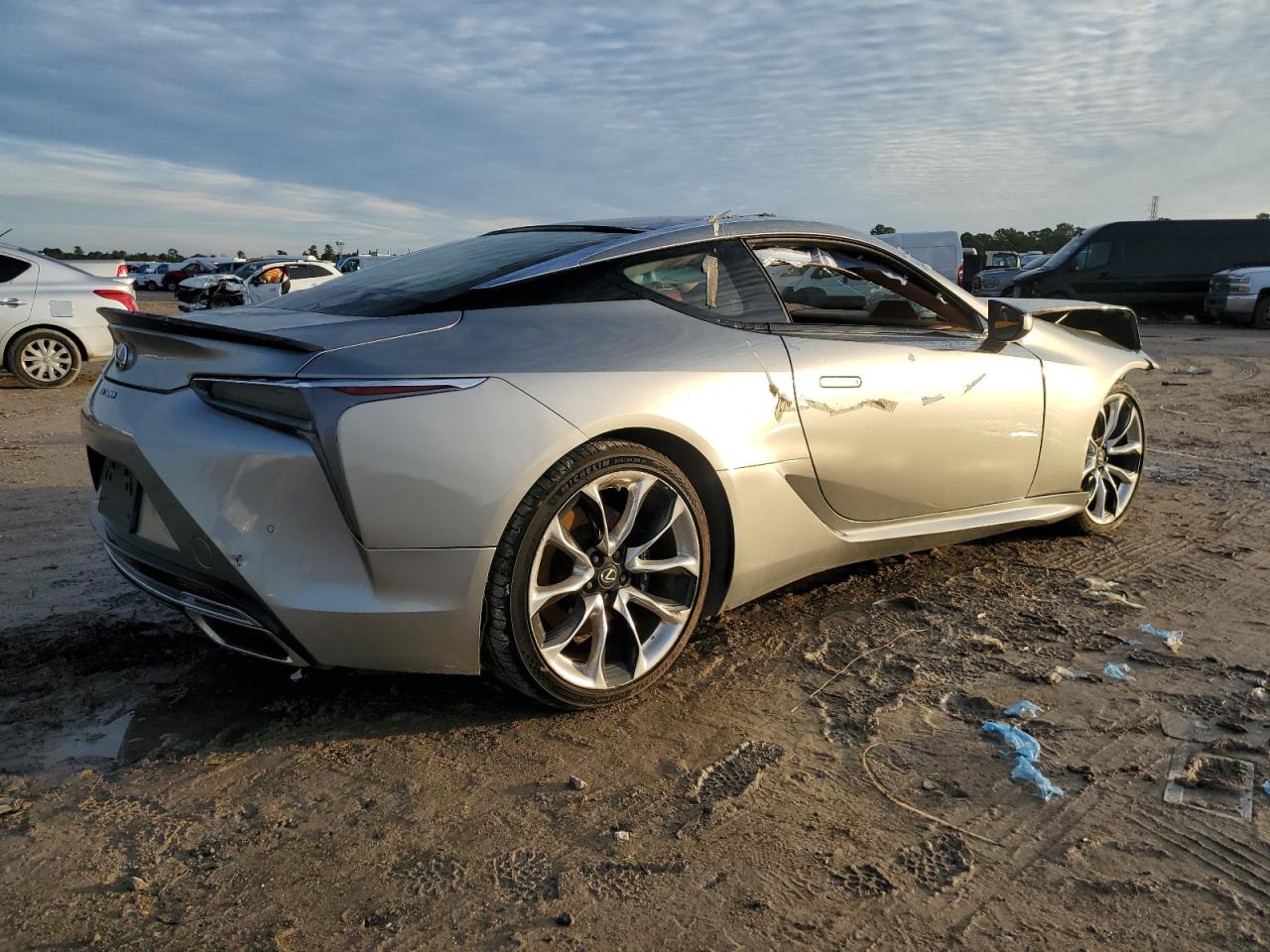 VIN JTHHP5AY3JA003520 2018 LEXUS LC500 no.3