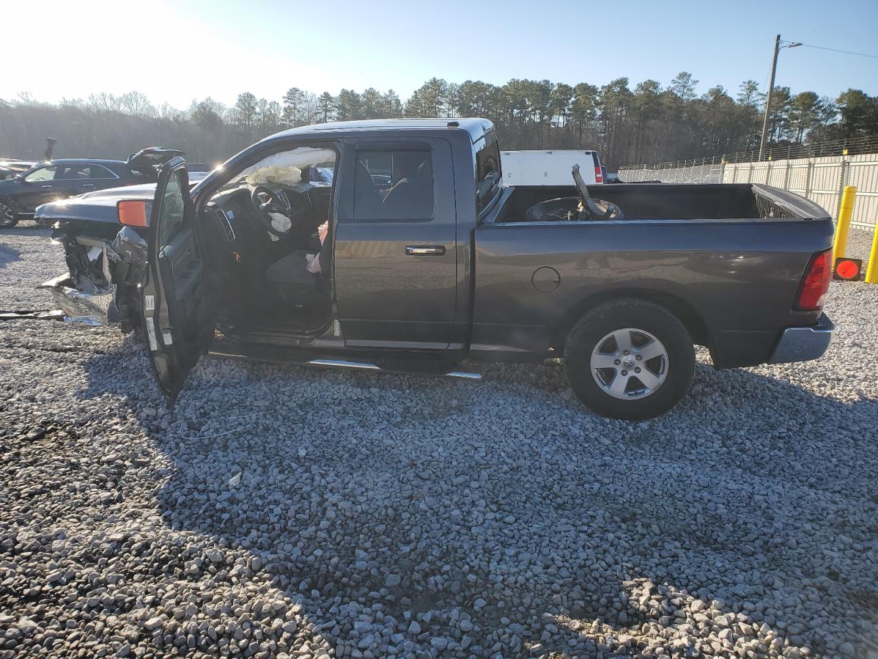 2014 RAM 1500 - Image 2