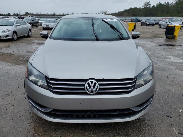  VOLKSWAGEN PASSAT 2013 Серебристый