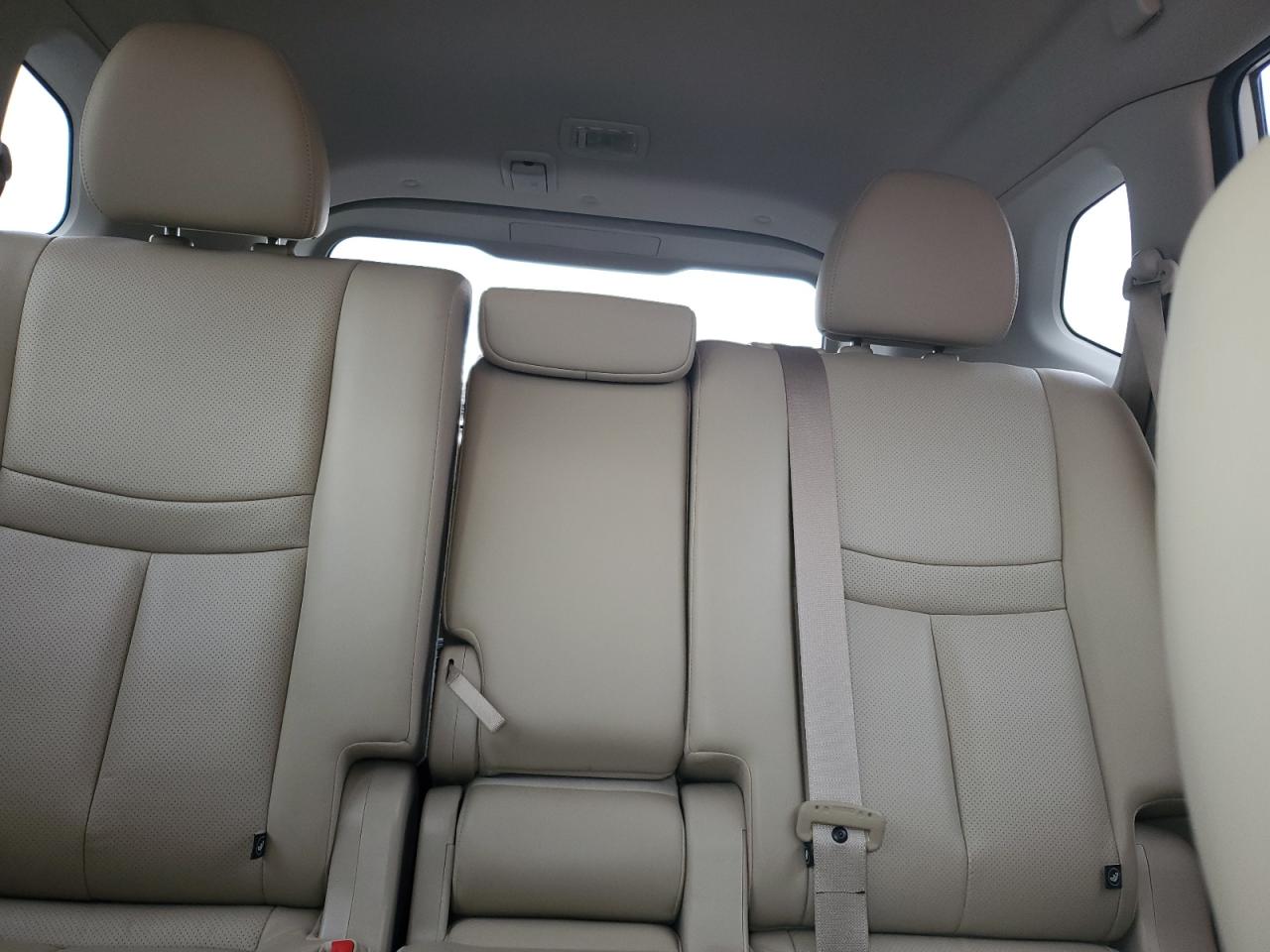 2017 Nissan Rogue - Image 10
