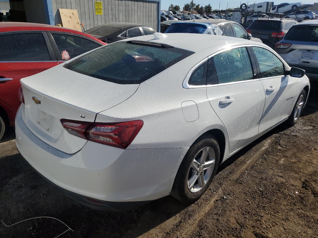 2022 Chevrolet Malibu - Image 3