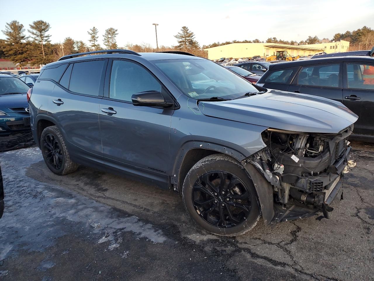 2021 GMC Terrain - Image 4