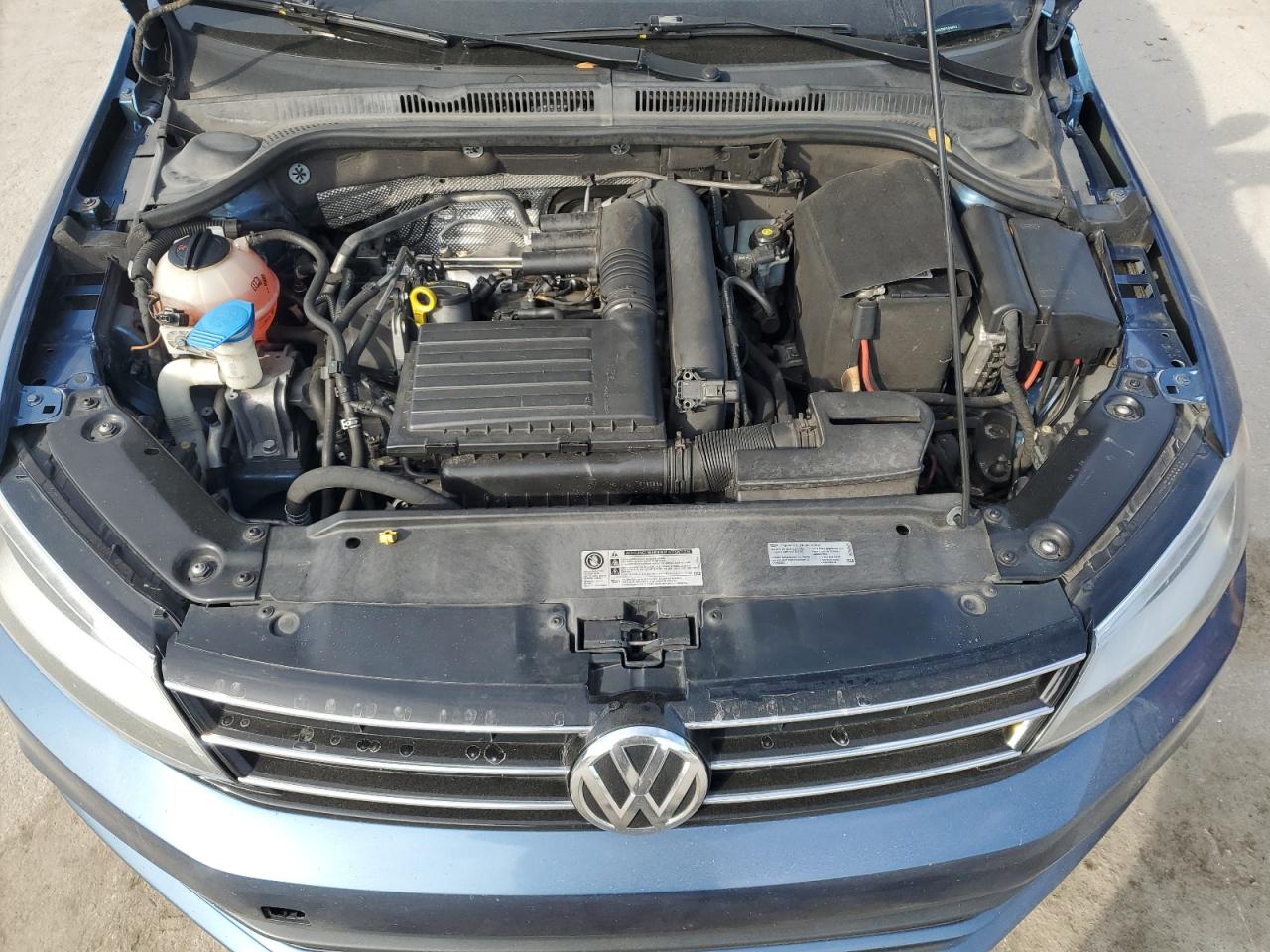 2016 Volkswagen Jetta - Image 11