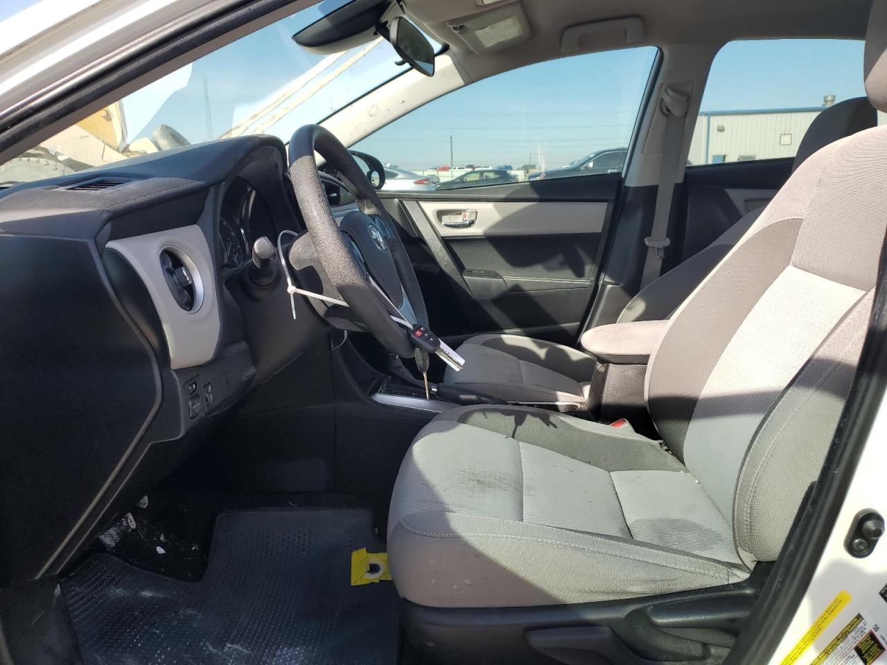 2017 Toyota Corolla L VIN: 5YFBURHE1HP611996 Lot: 88271985