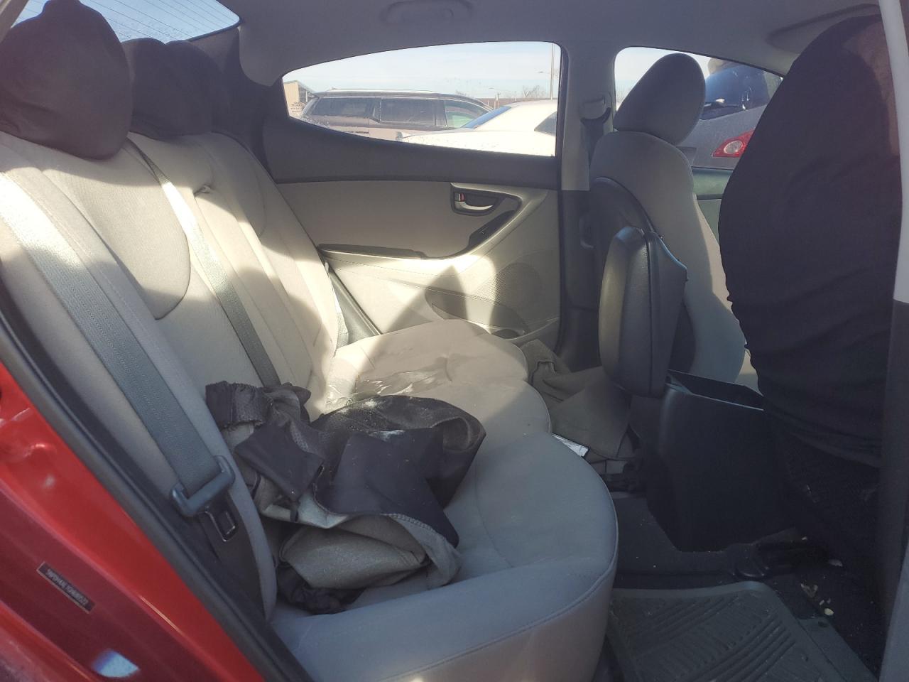 2016 Hyundai Elantra - Image 10