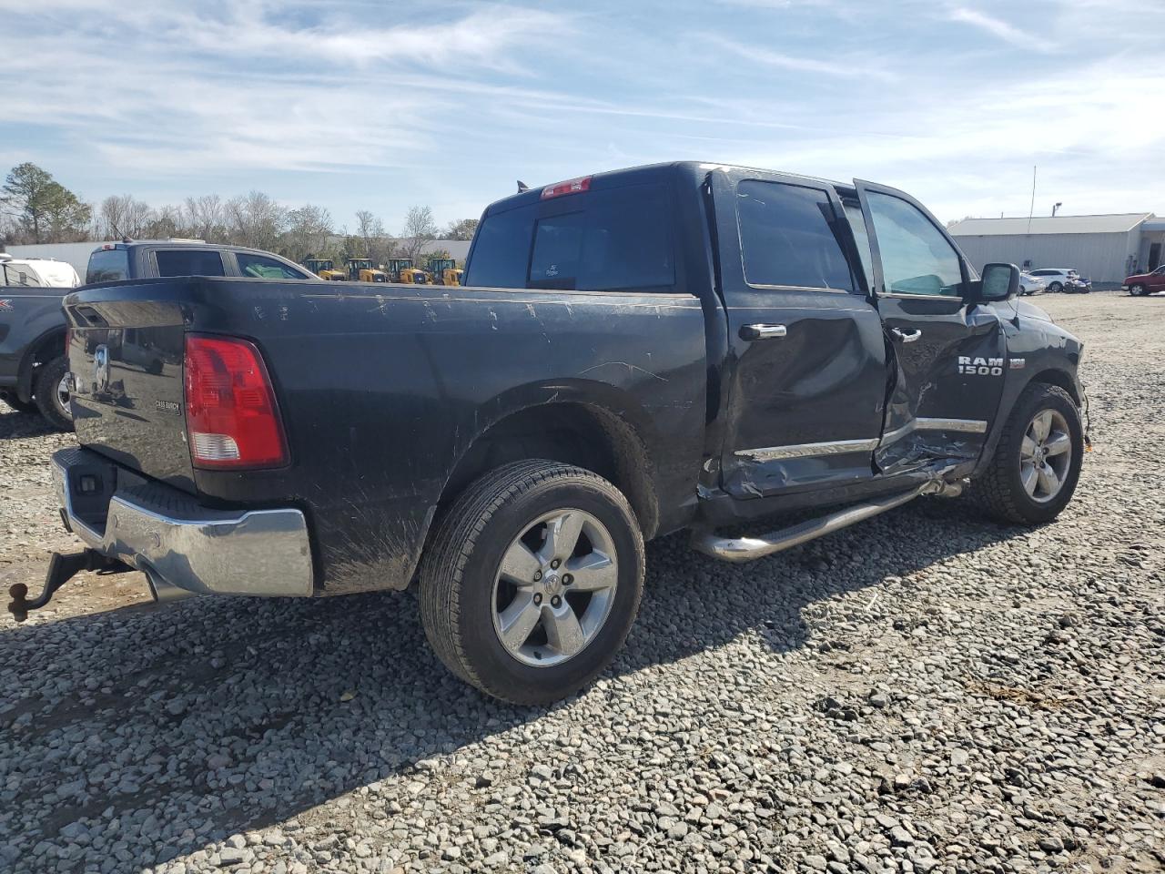 2014 RAM 1500 - Image 3