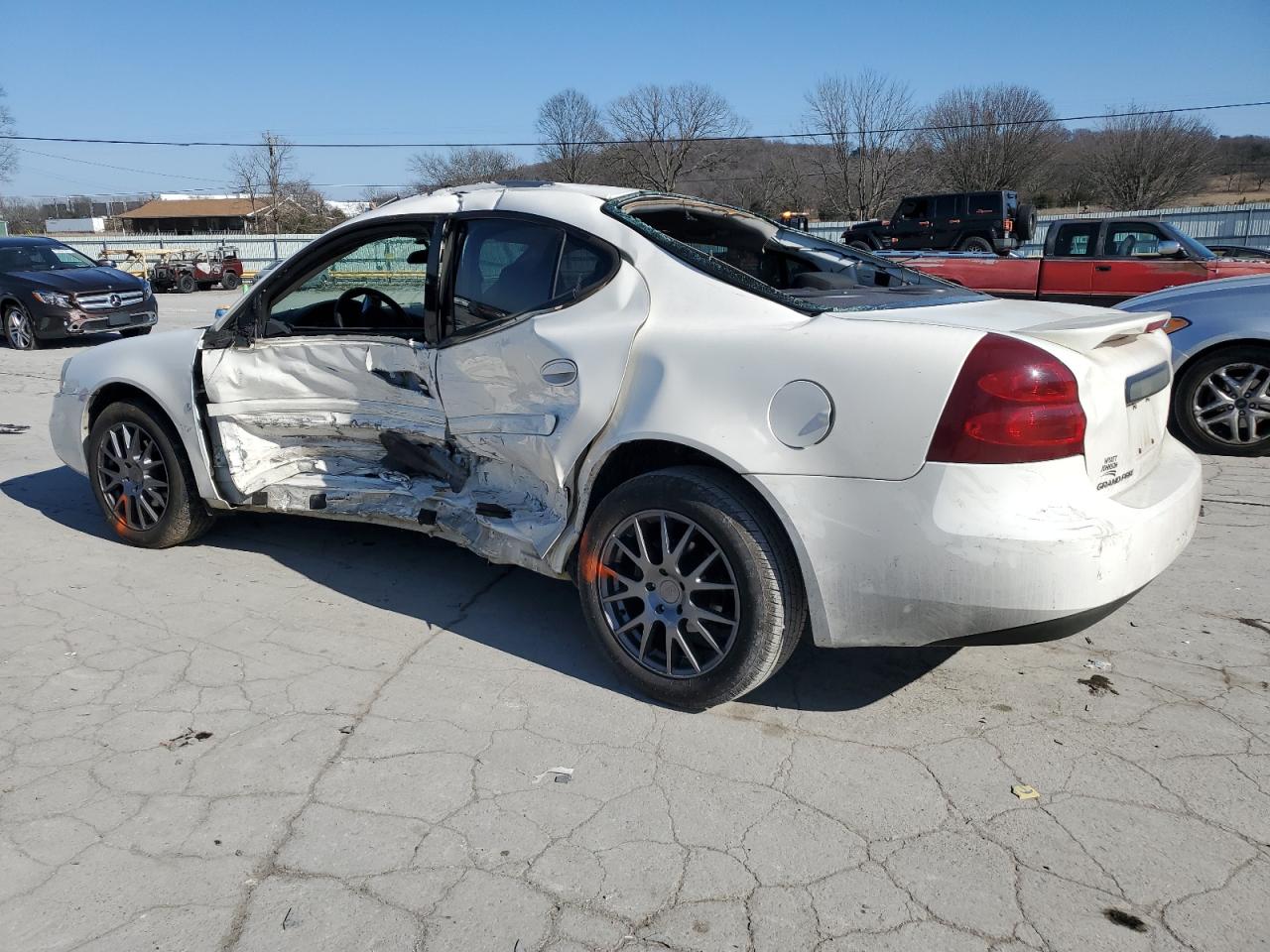 2007 Pontiac Grand Prix - Image 2