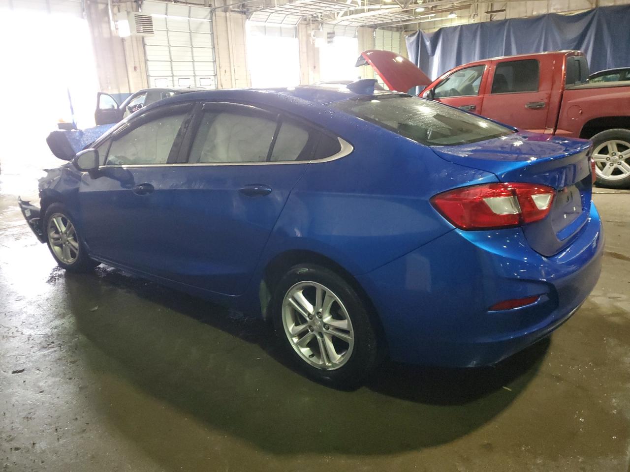2018 Chevrolet Cruze - Image 2