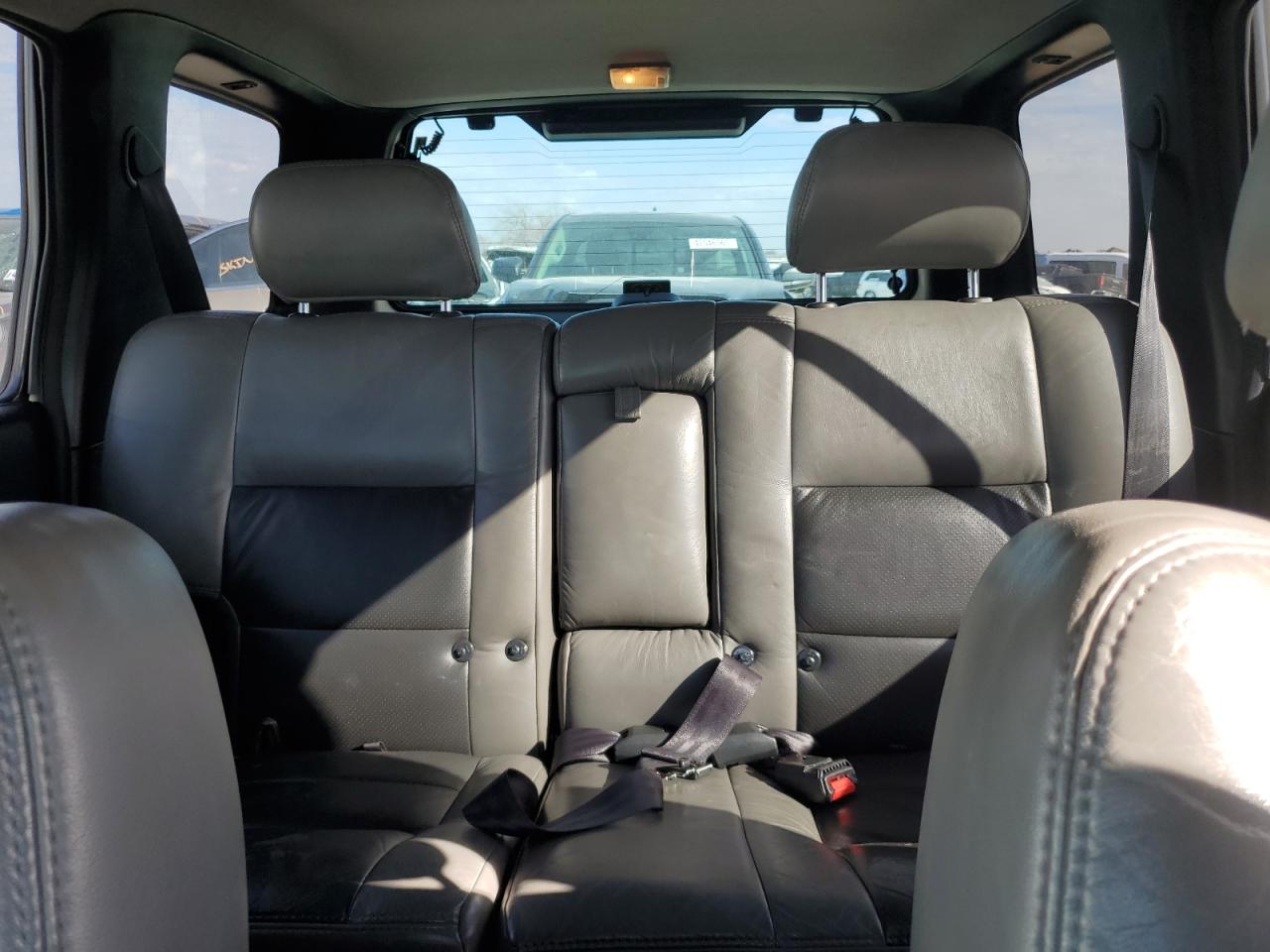 2001 Nissan Pathfinder - Image 10