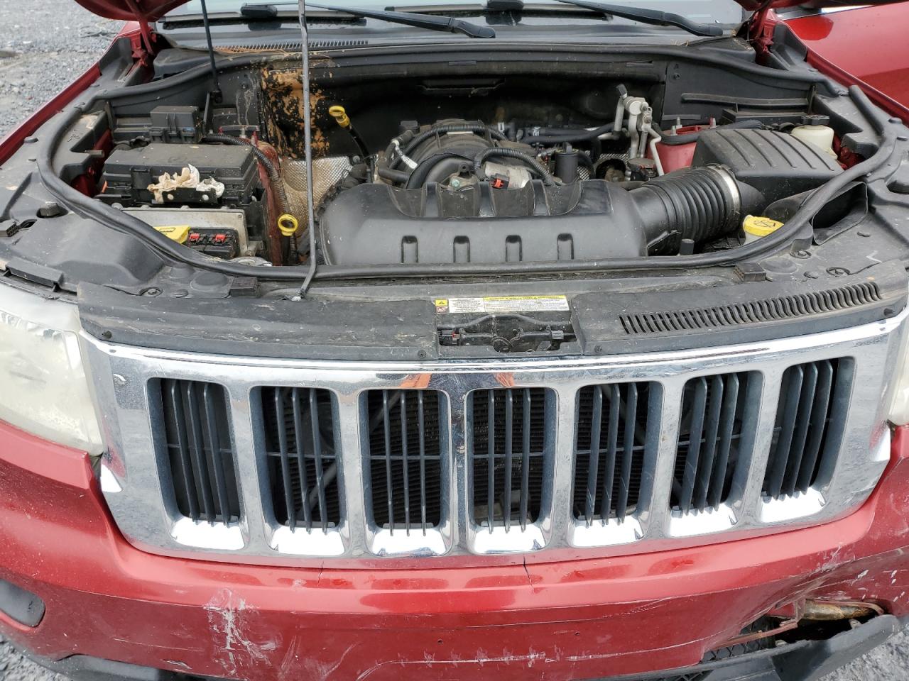 2011 Jeep Grand Cherokee - Image 13