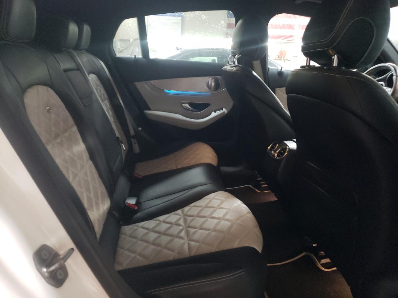 2017 Mercedes-Benz GLC - Image 10