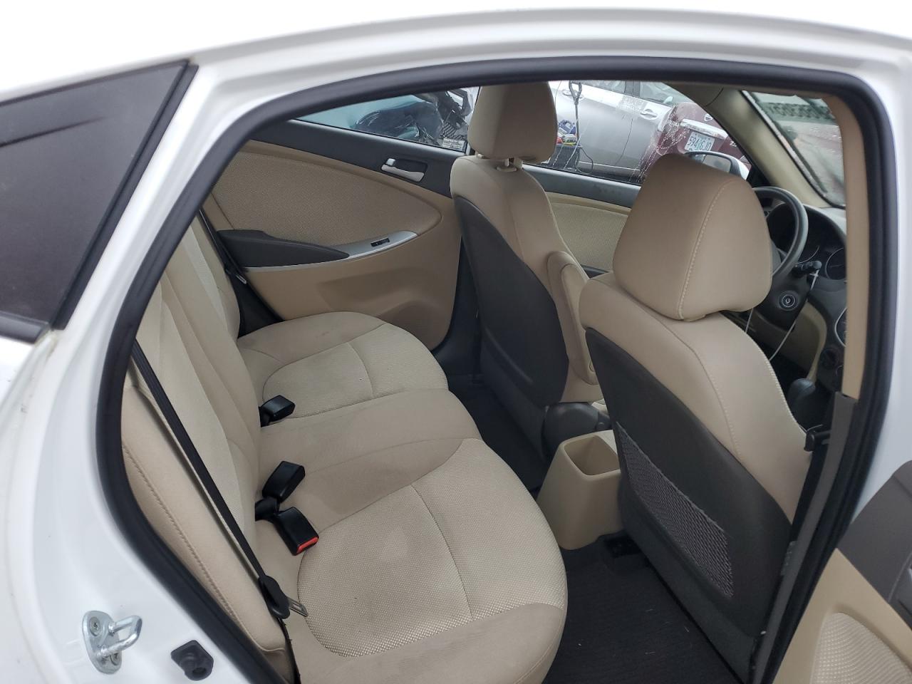 2014 Hyundai Accent - Image 10