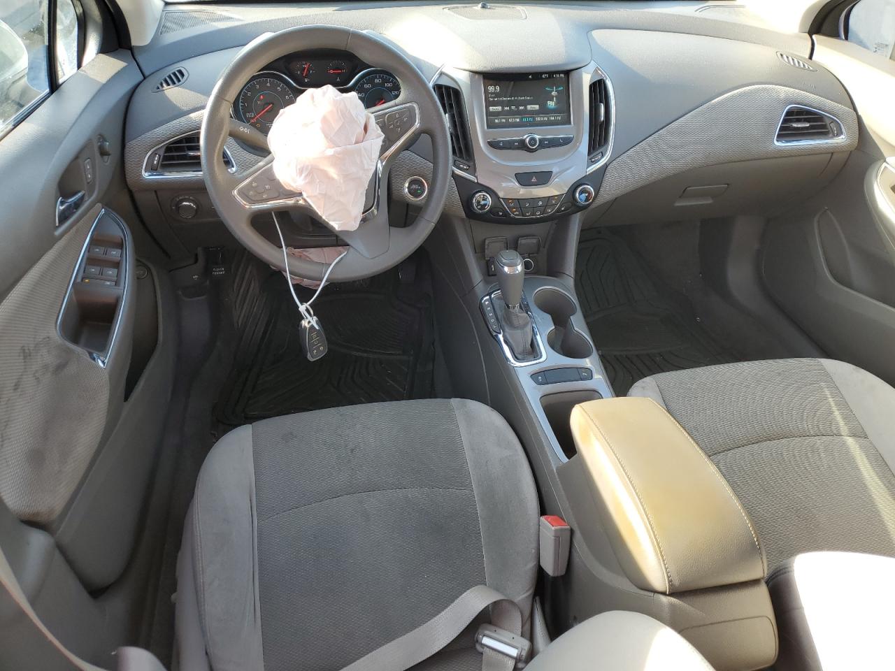 2017 Chevrolet Cruze - Image 8